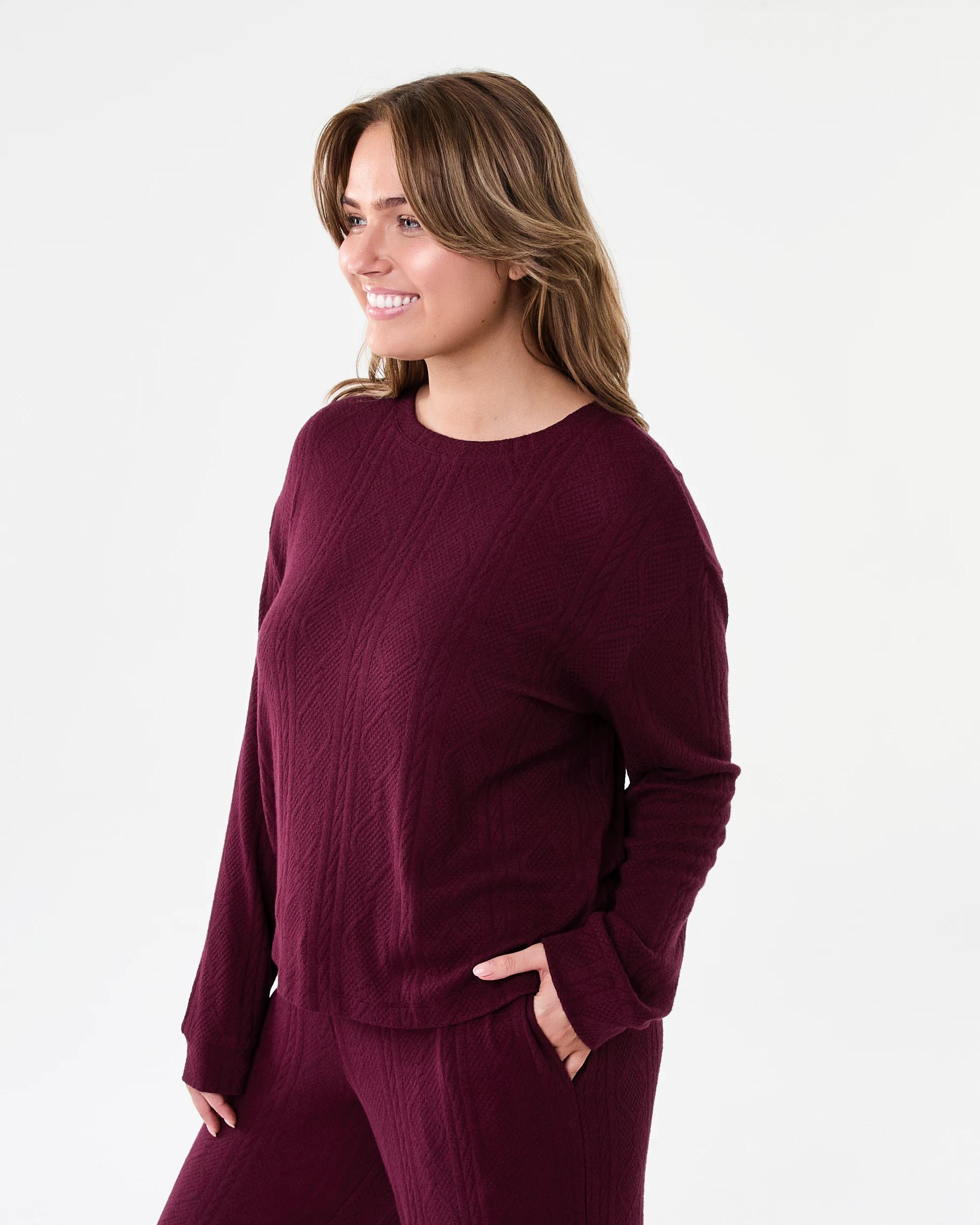 2 Cable Lounge Top Velvet Red, 2 of 7