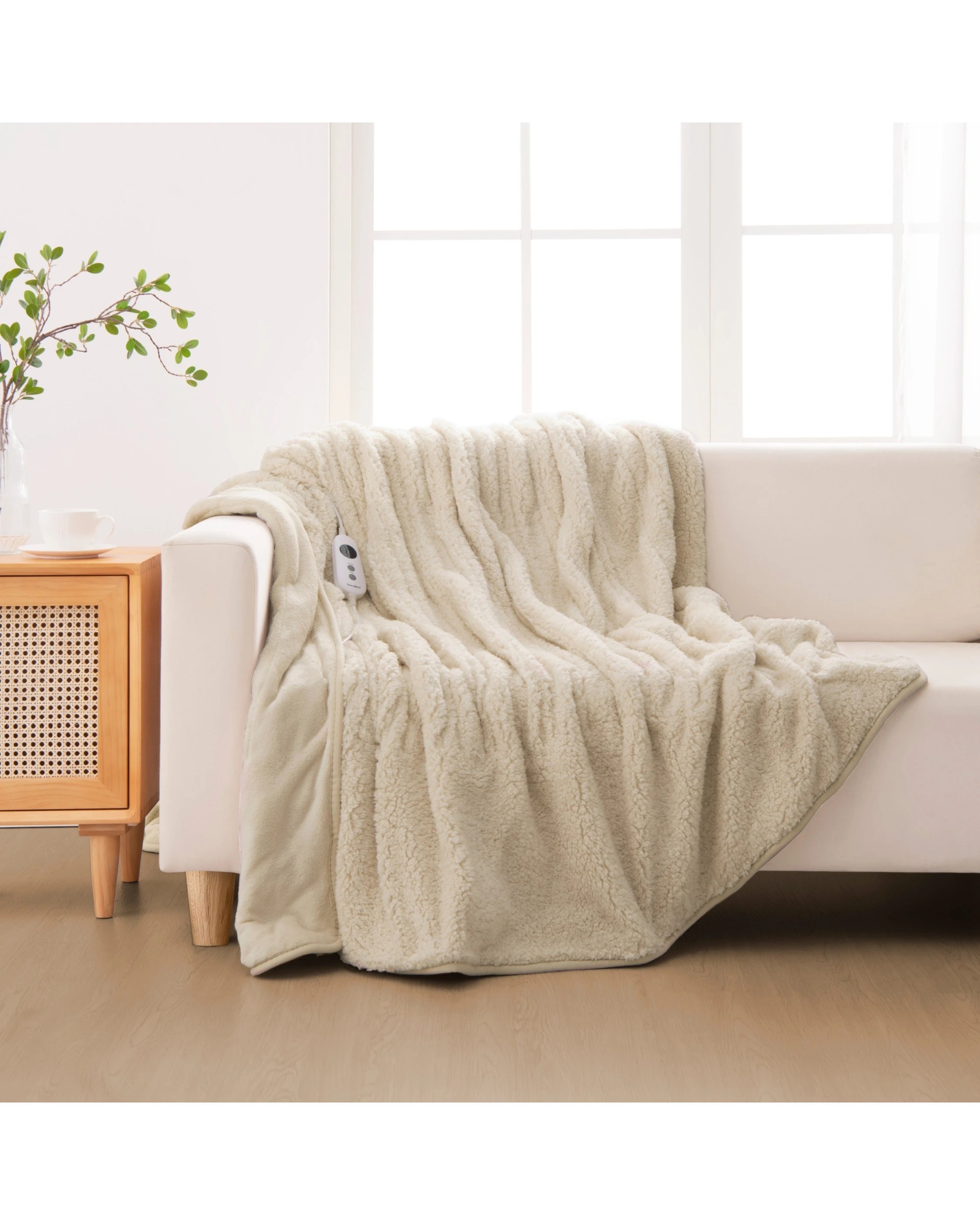 1 Dreamaker Eve Reversible Sherpa & Coral Fleece Heated Throw 180x200cm - Cream, 1 of 8