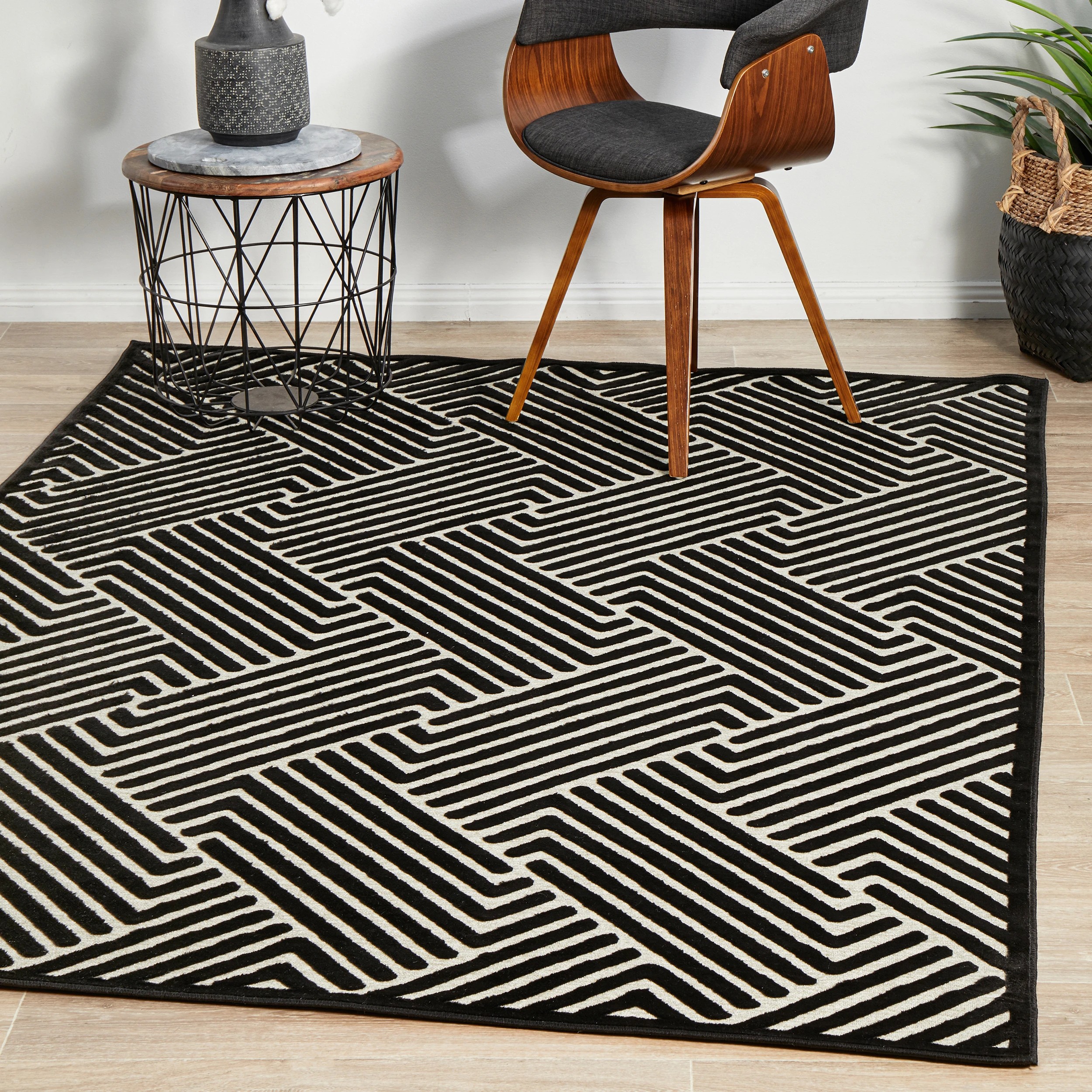 3 Common Ground Rugs Citadel Cindy 290x200 cm Rug - Black, 3 of 8
