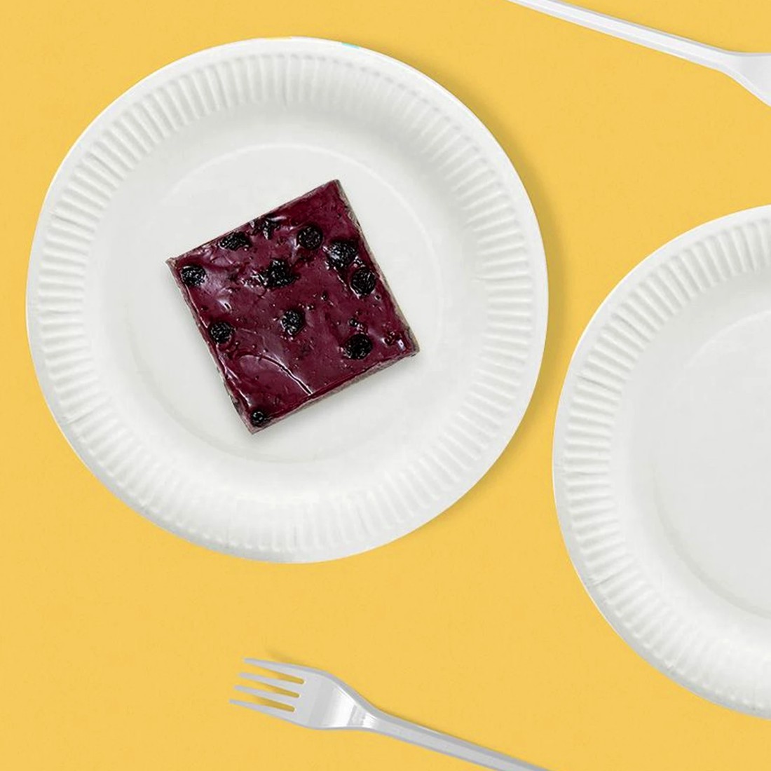 2 Party Maker White Round Large Paper Plates Pack of 50, 2 of 2