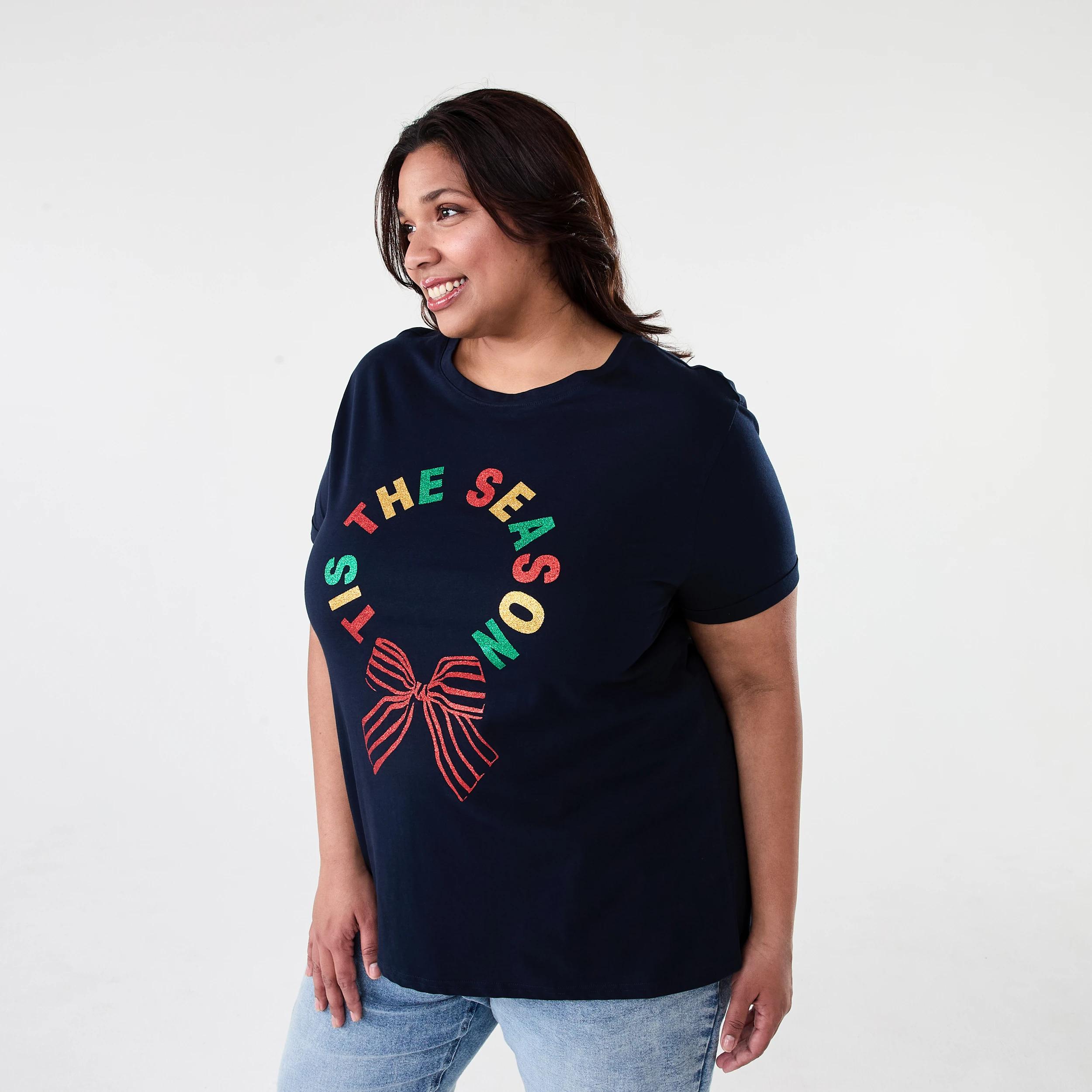 2 Christmas Short Sleeve T-shirt Wreath, 2 of 5