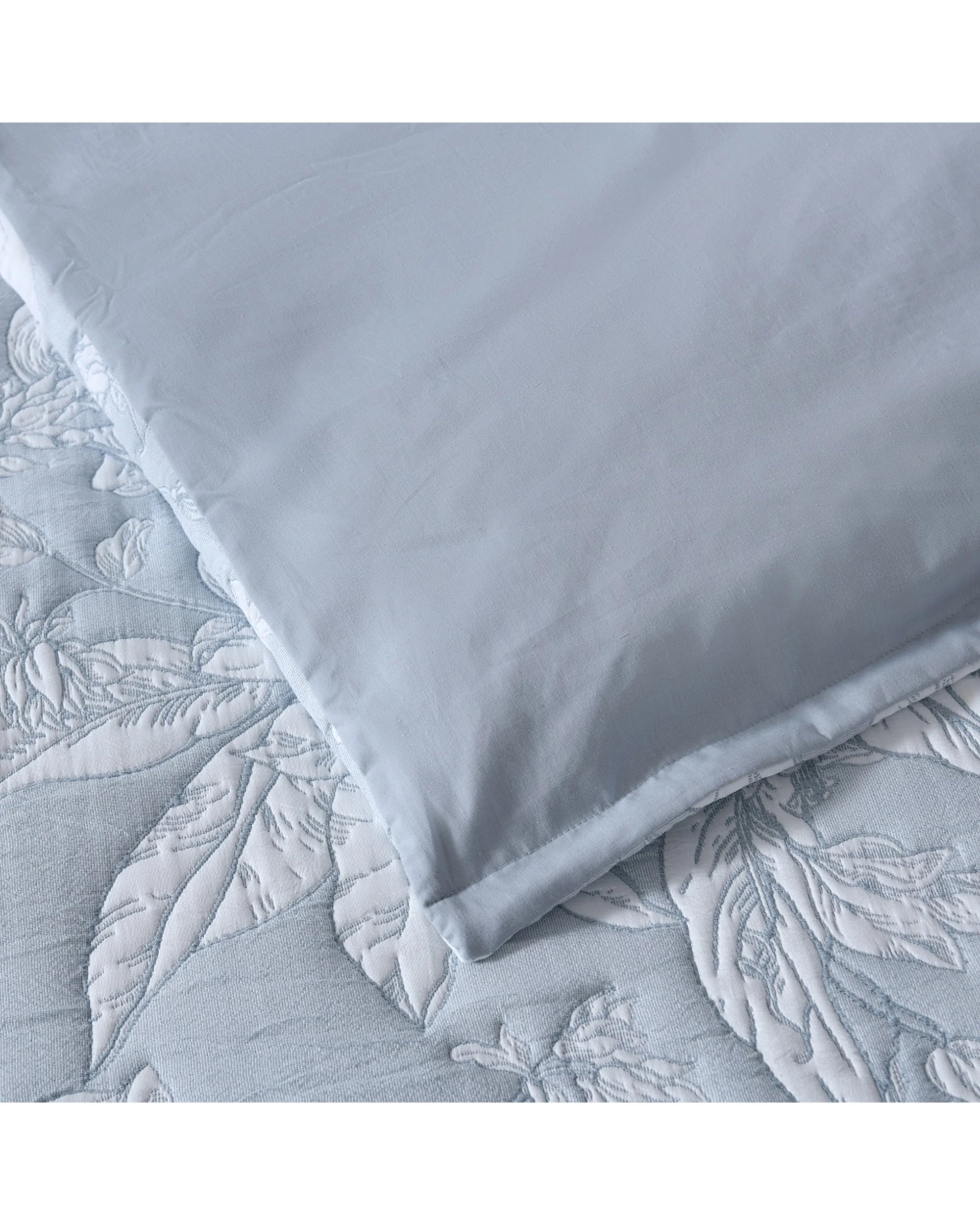 4 Bianca Whispering Lily Polyester Jacquard Quilt Cover Set Tailored - Queen Bed - Pattern, 4 of 4