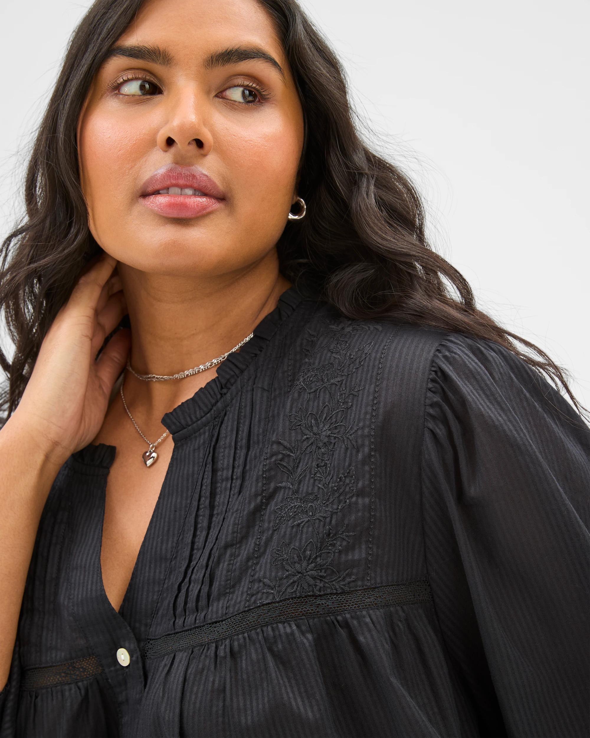 6 Target Plus Size Long Sleeve Broderie Blouse BLACK STRIPE, 6 of 7