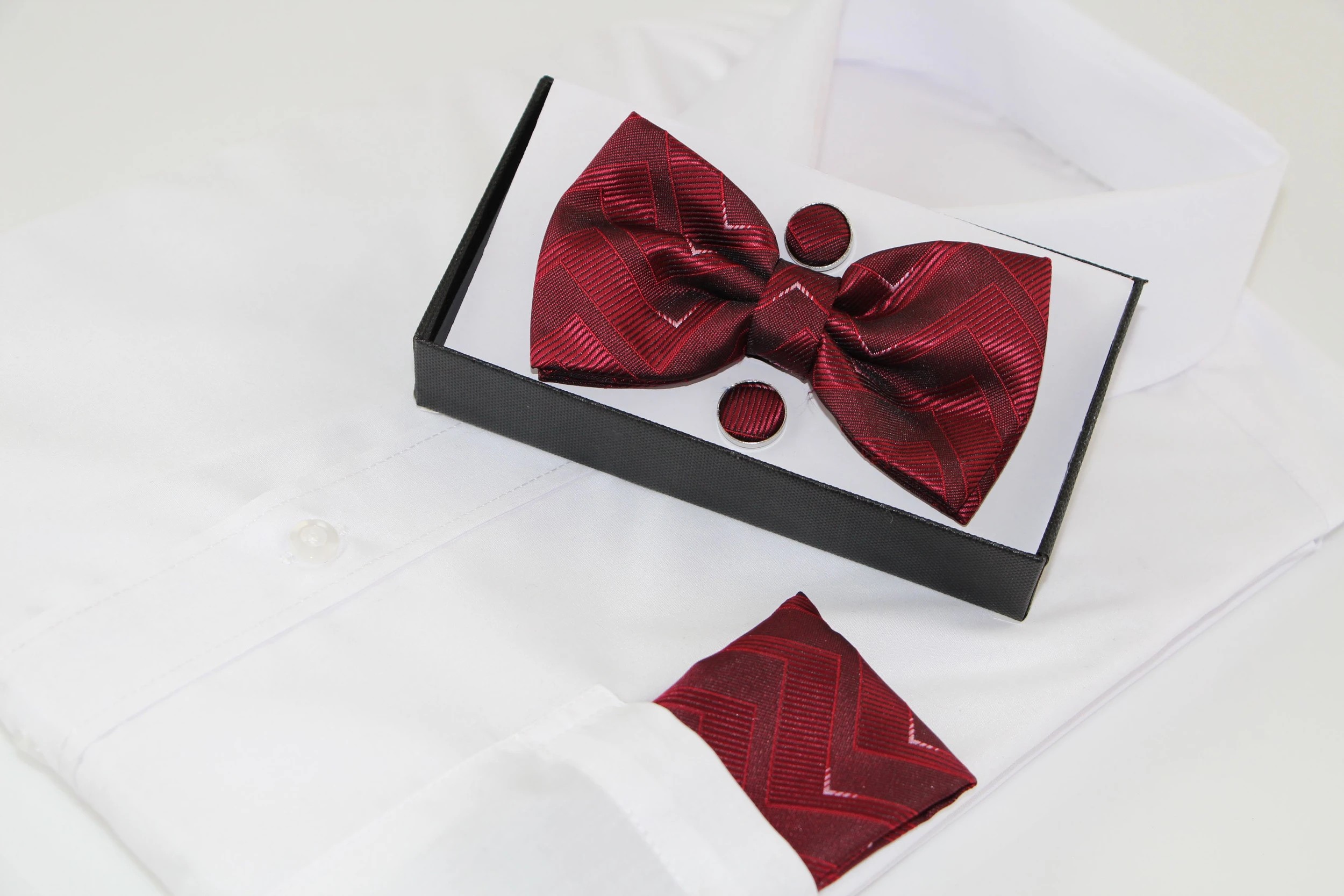1 Zasel Mens Maroon Subtle Zig Zag Matching Bow Tie, Pocket Square & Cuff Links Set - Multi, 1 of 1