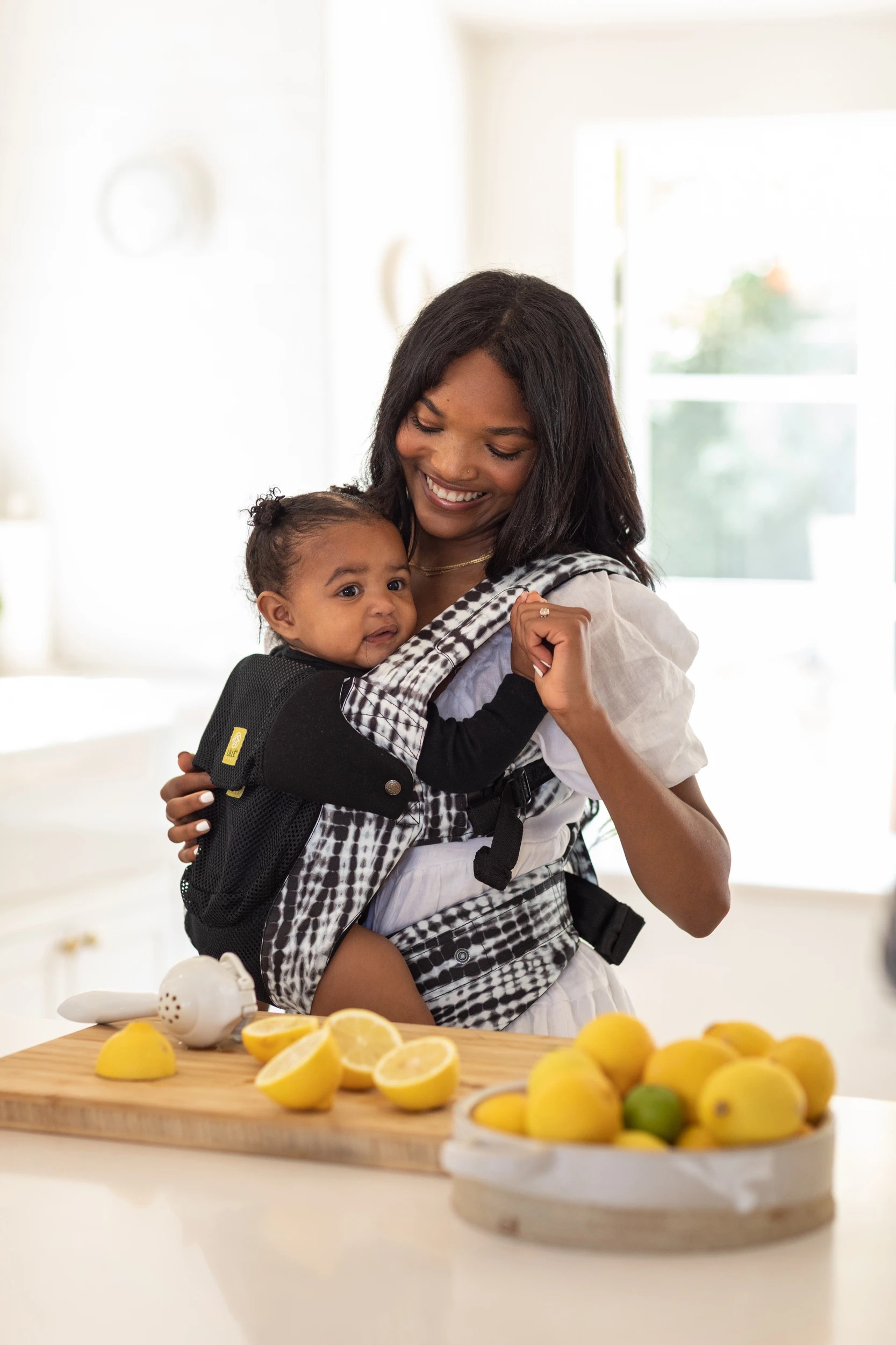 4 Lillebaby Complete Airflow DLX Shibori Baby Carrier - Black, 4 of 4