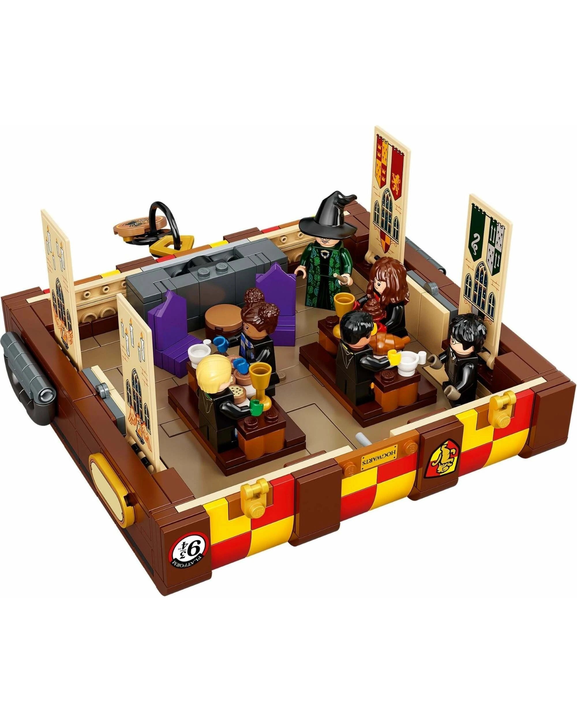 3 LEGO 76399 Harry Potter Hogwarts Magical Trunk, 3 of 5
