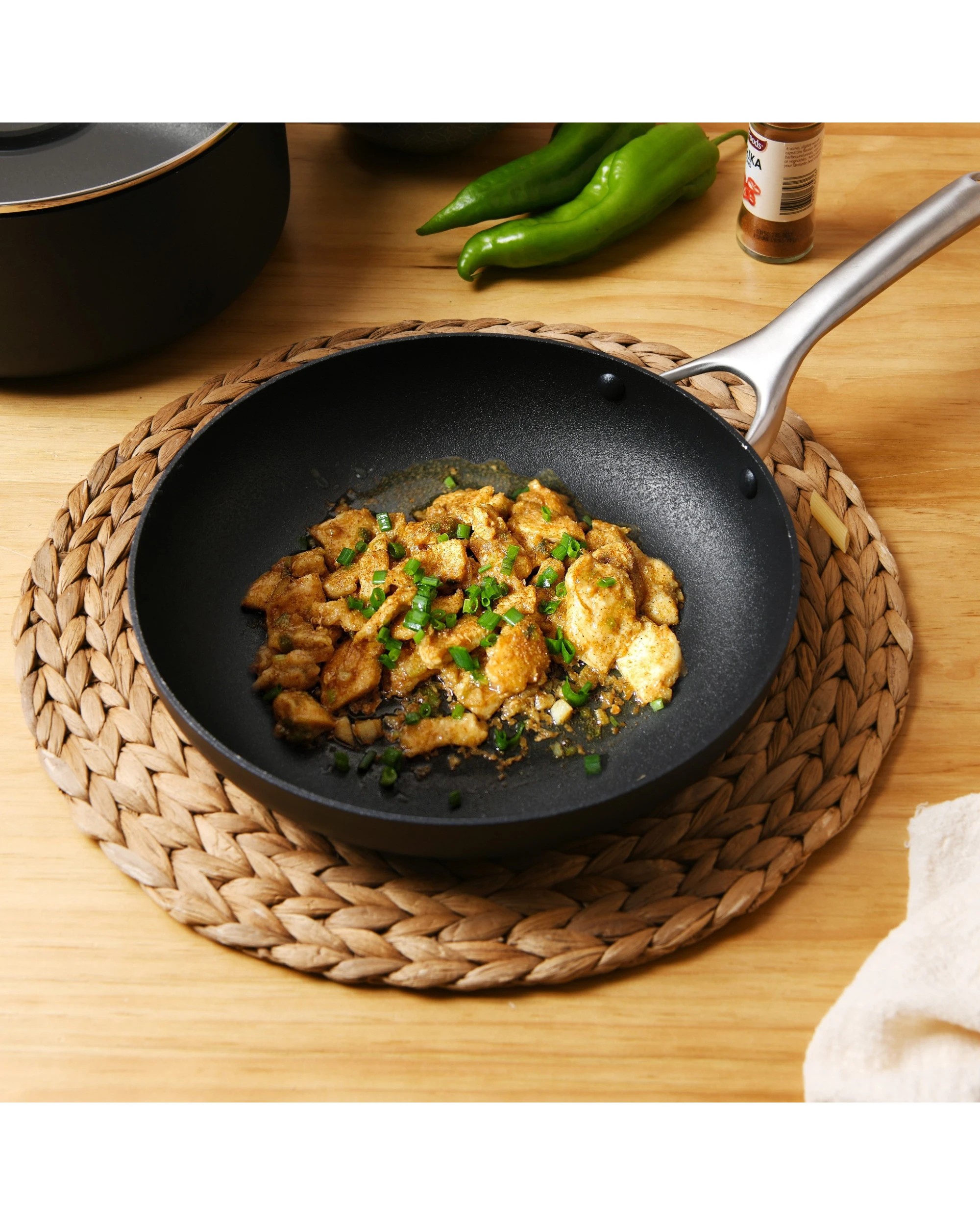 2 Gourmet Kitchen Meteore Non-Stick Frypan 26cm - Black and Silver, 2 of 6