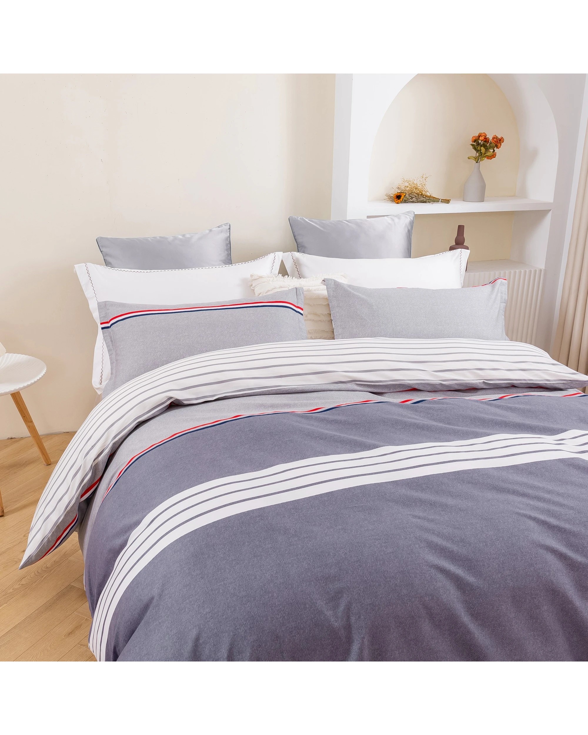 9 Dreamaker Tommy 100% Cotton Reversible Quilt Cover Set - King Bed - Dark Blue and White, 9 of 10