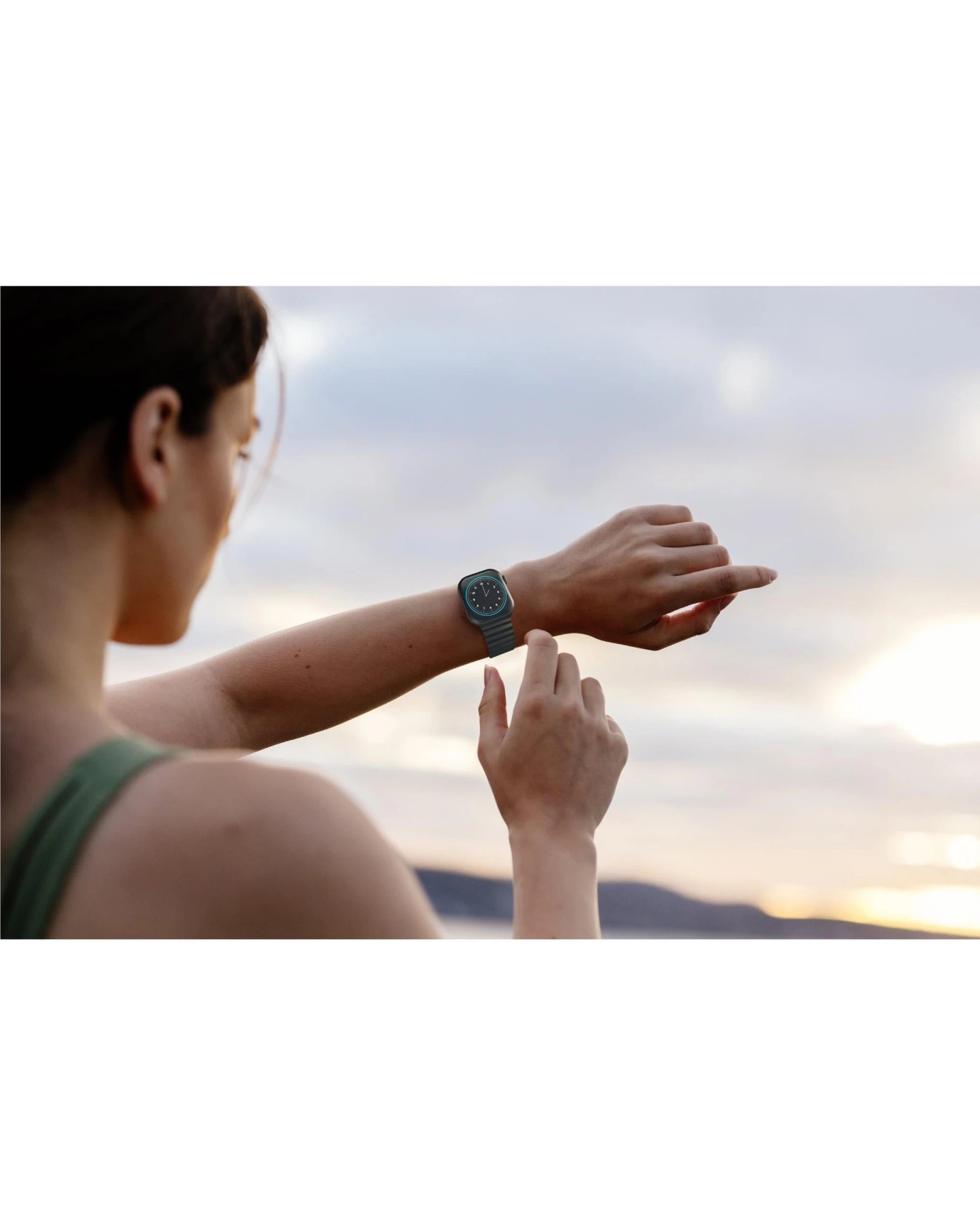 2 Cygnett Magnetic Band For Apple Watch in Black 38/40/41/42mm, 2 of 4