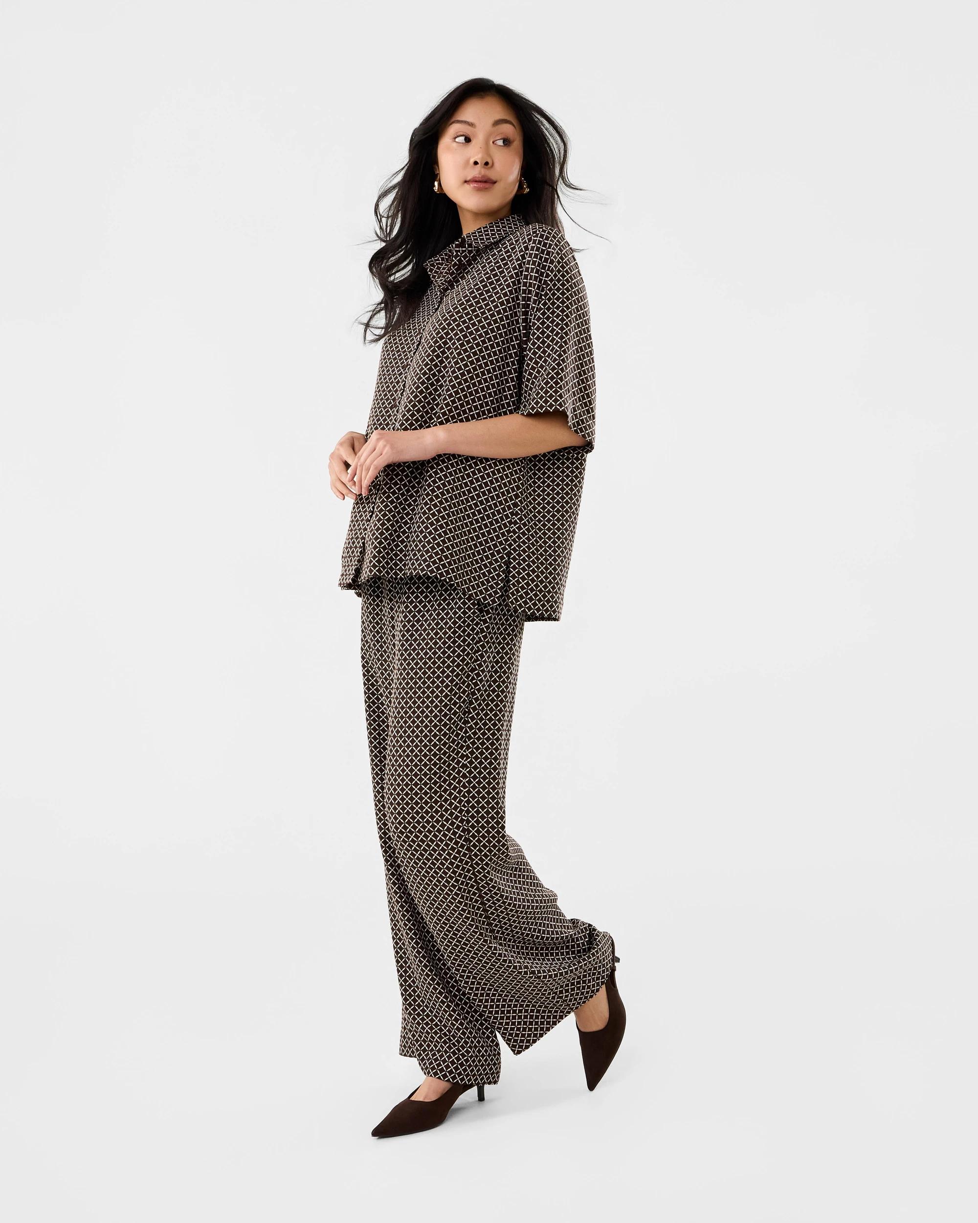 3 Printed Pants Mono Tile, 3 of 6