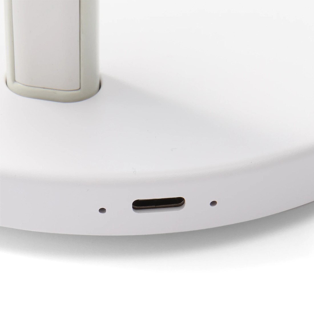 7 Qi2 3-in-1 Desktop Wireless Charger - White, 7 of 10