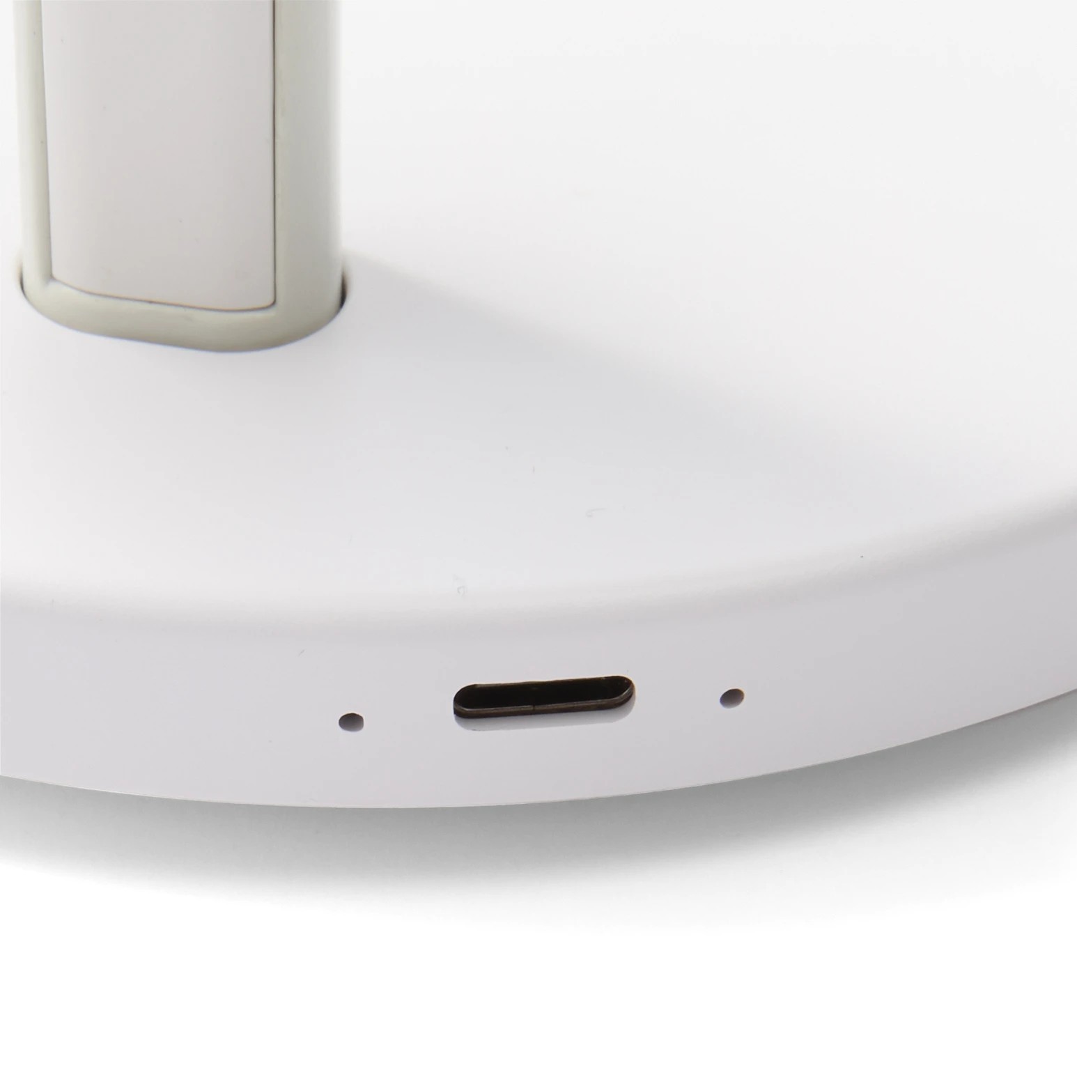 7 Qi2 3-in-1 Desktop Wireless Charger - White, 7 of 10