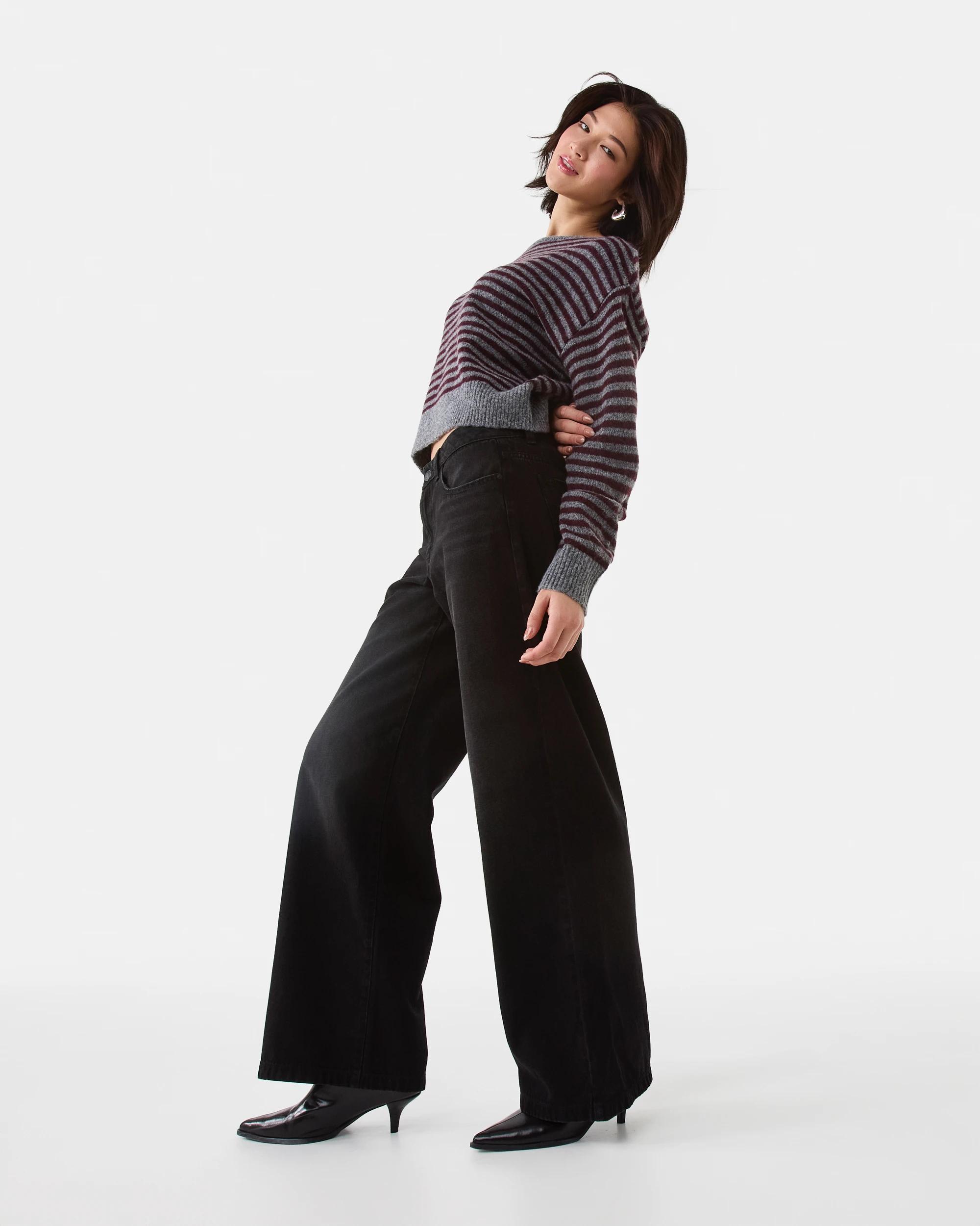 3 Low Rise Wide Leg Jeans Black Wash, 3 of 8