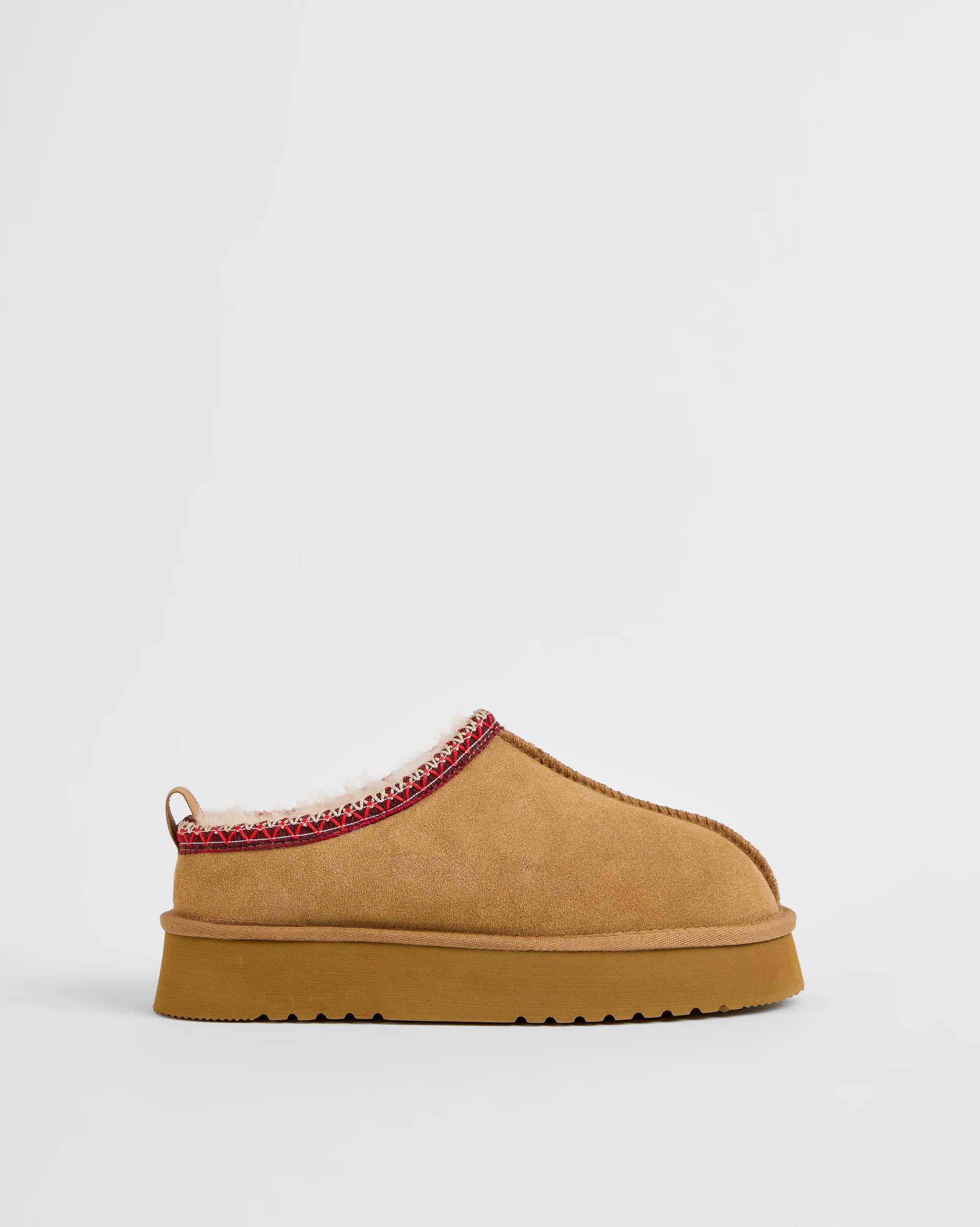 1 Australian Design Ugg Boots and Slippers Australian Design UGG Leather and Sheepskin Tape Scuff Slippers CHESTNUT, 1 of 3
