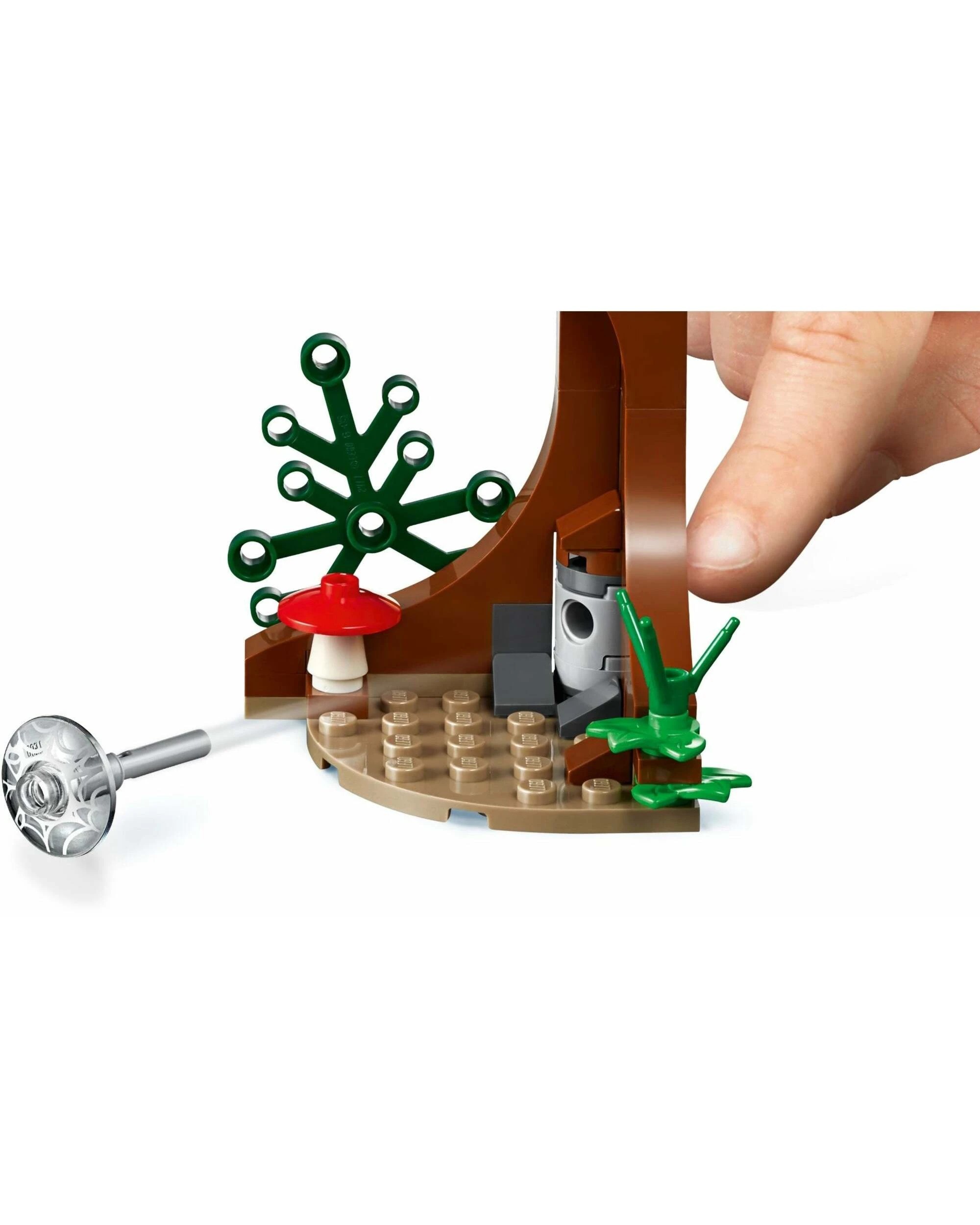 3 LEGO 75950 Aragog's Lair: Forbidden Forest Spider Showdown, 3 of 4