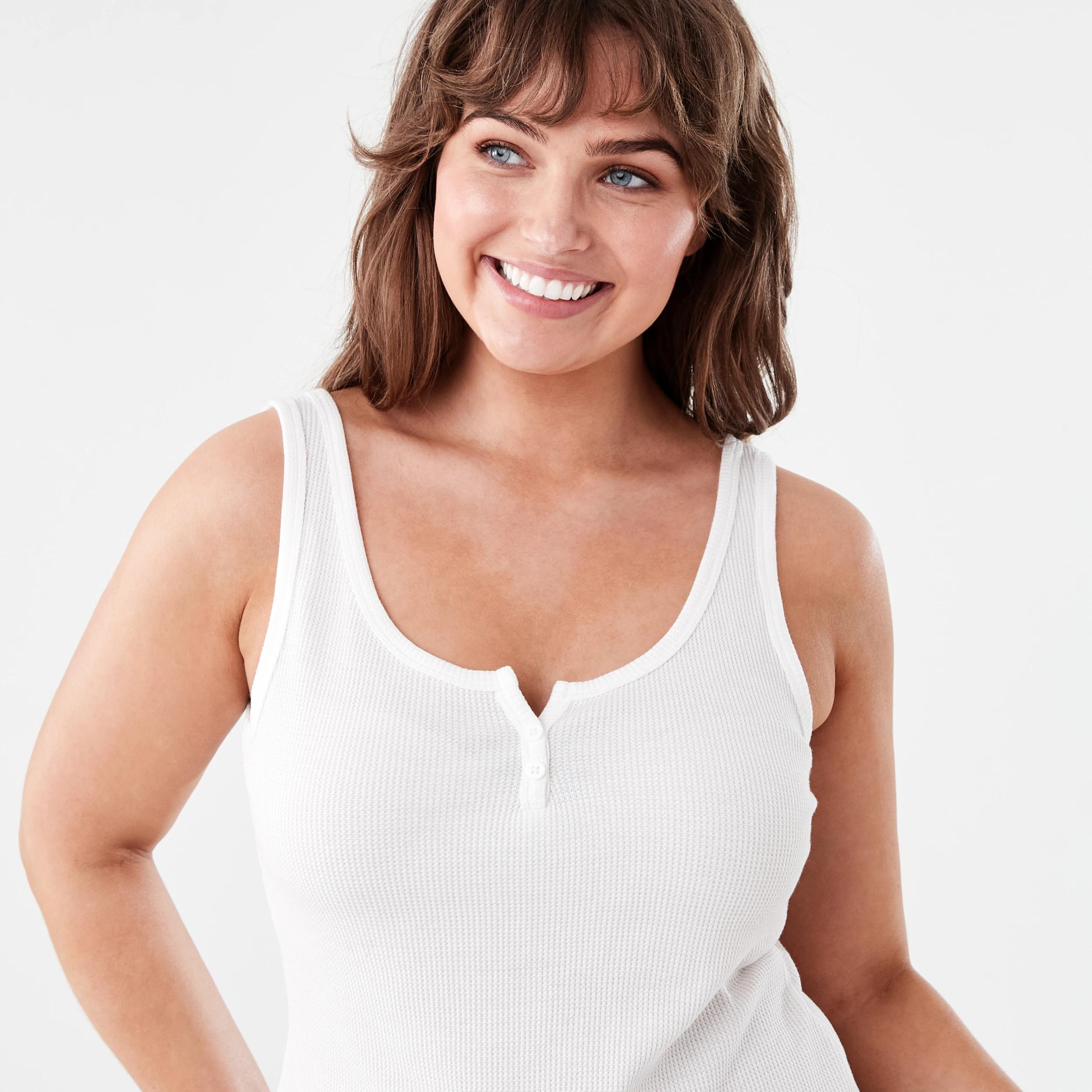 4 Sleeveless Waffle Henley Tank Top Whisper, 4 of 5