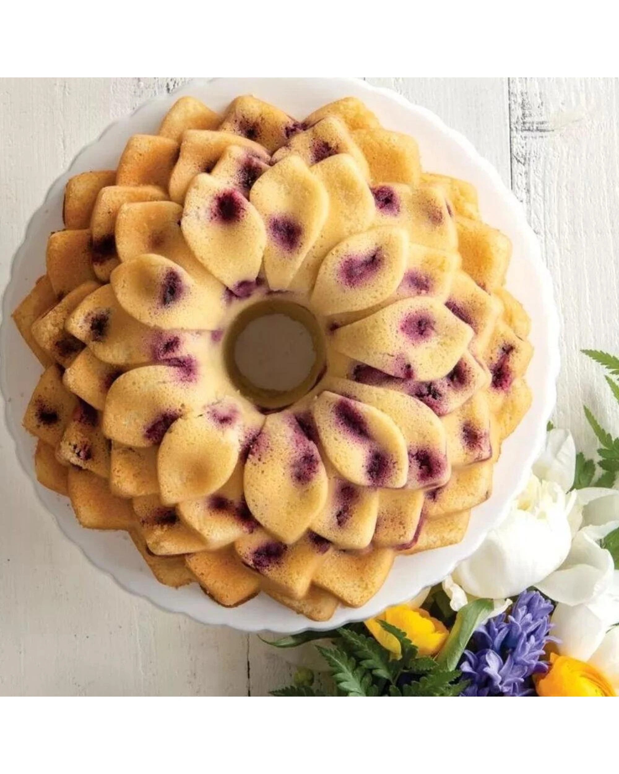 3 Nordic Ware Toffee Blossom Bundt Pan  26.5 x 19.5 x 9.5cm, 3 of 3