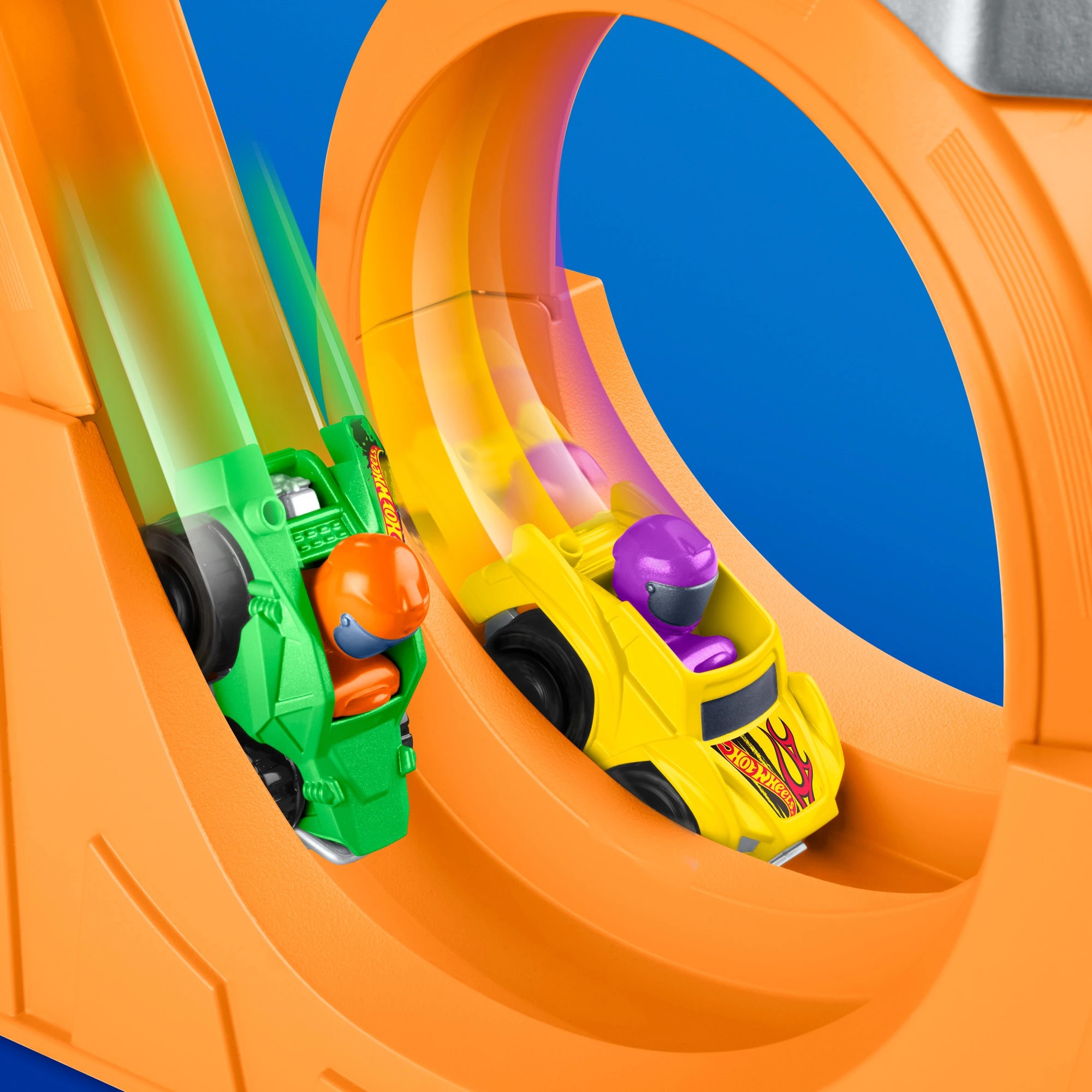 5 Fisher-Price Hot Wheels Little People Spiral Stunt Speedway Toddler Race Track Playset, 5 of 6