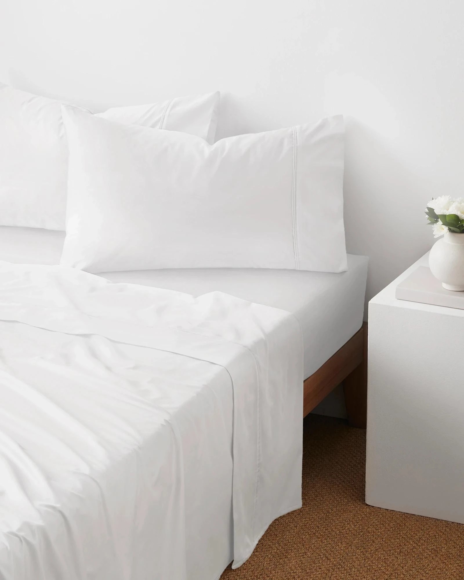 1 Target Egyptian Cotton 600 Thread Count Deep Fitted Sheet - Queen Bed - White, 1 of 2