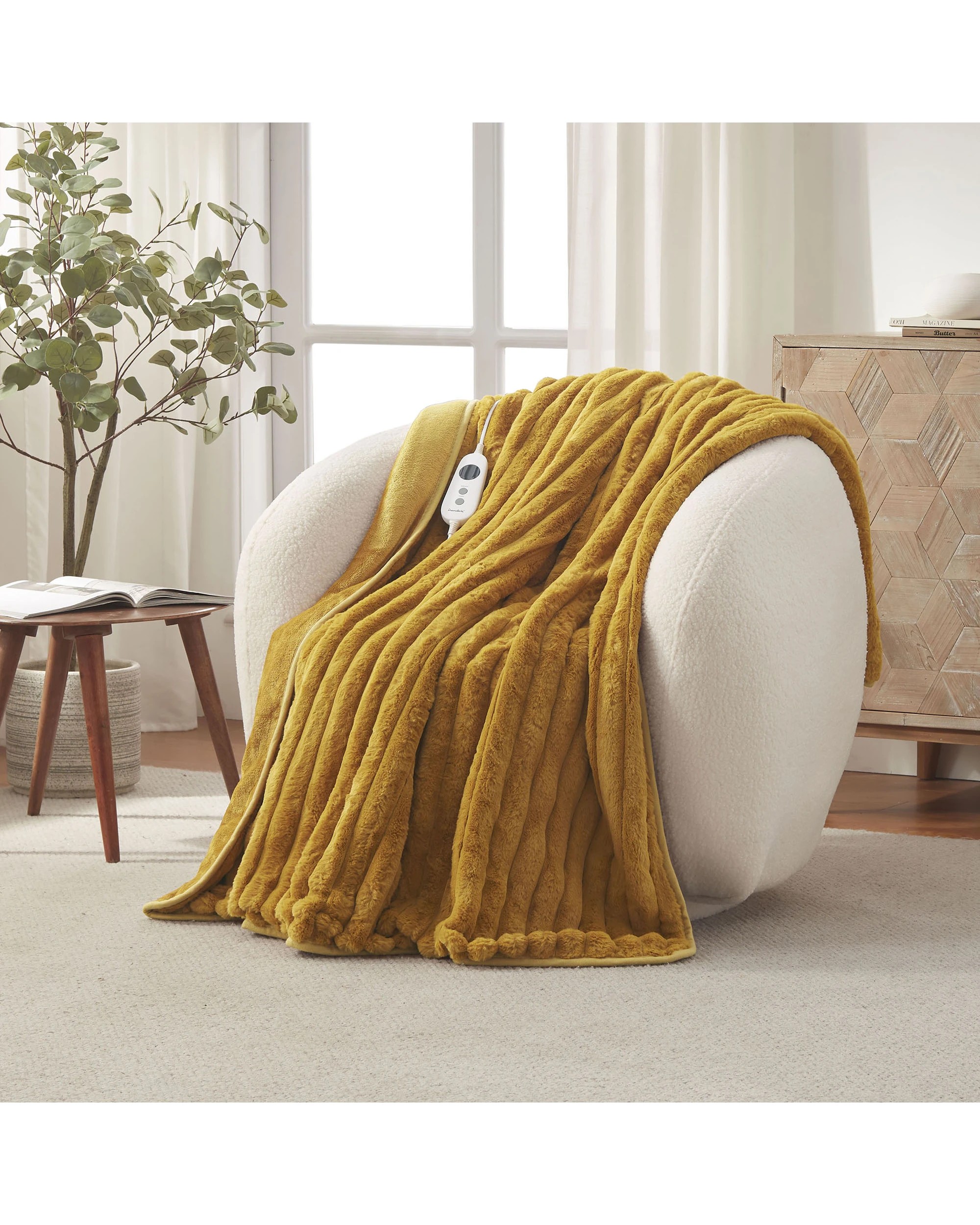 1 Dreamaker Cirra Chunky Embossed Fleece Heated Throw 130x160cm - Mustard Gold, 1 of 10