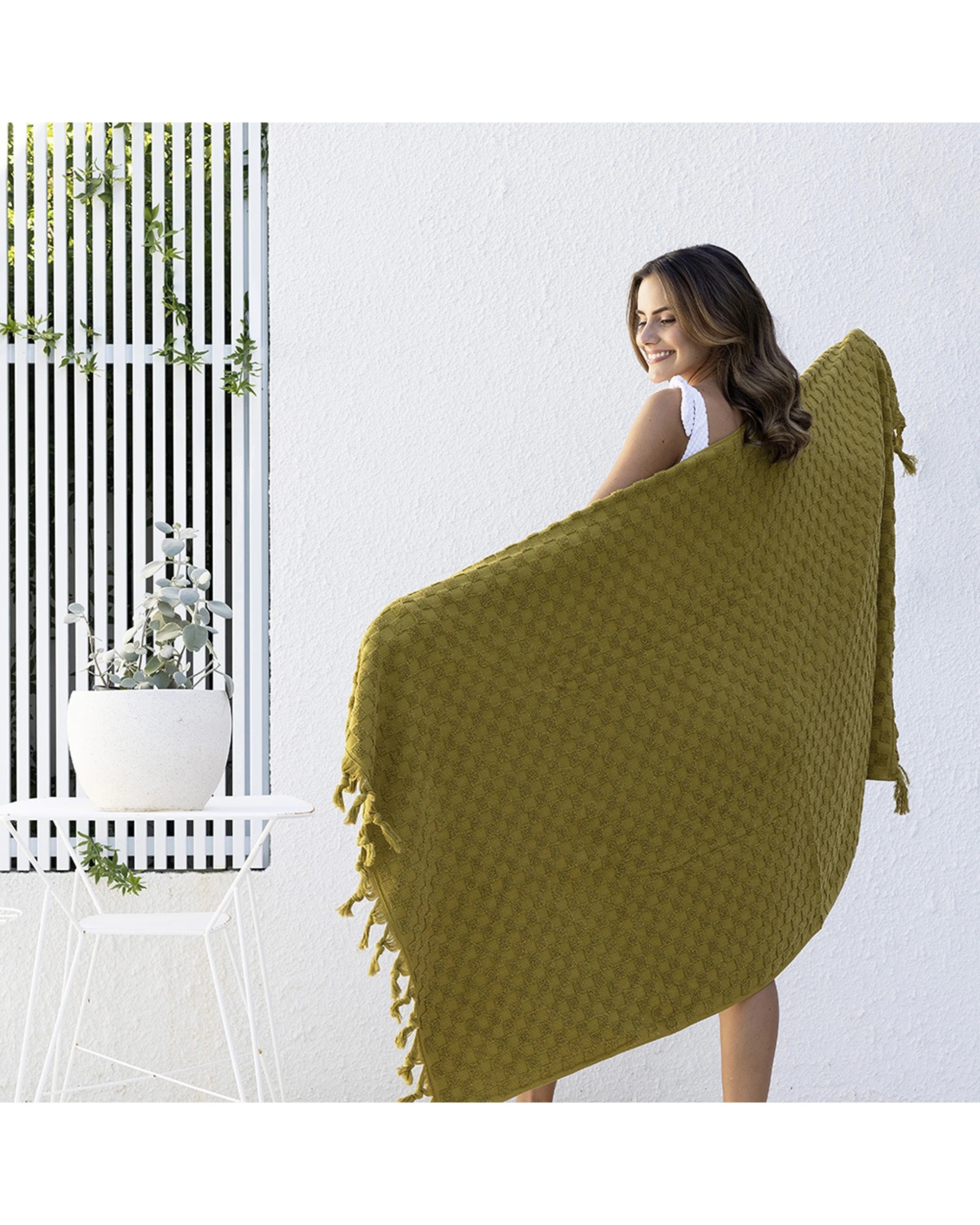 3 BAMBURY Paloma Beach Towel Pickle Lightweight Soft Absorbent Fring - Green, 3 of 4