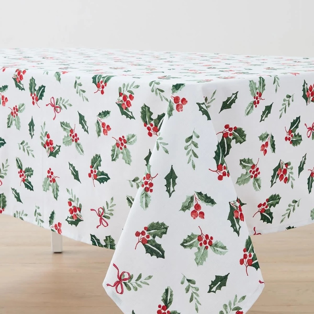 2 Traditional Holly Tablecloth, 2 of 5