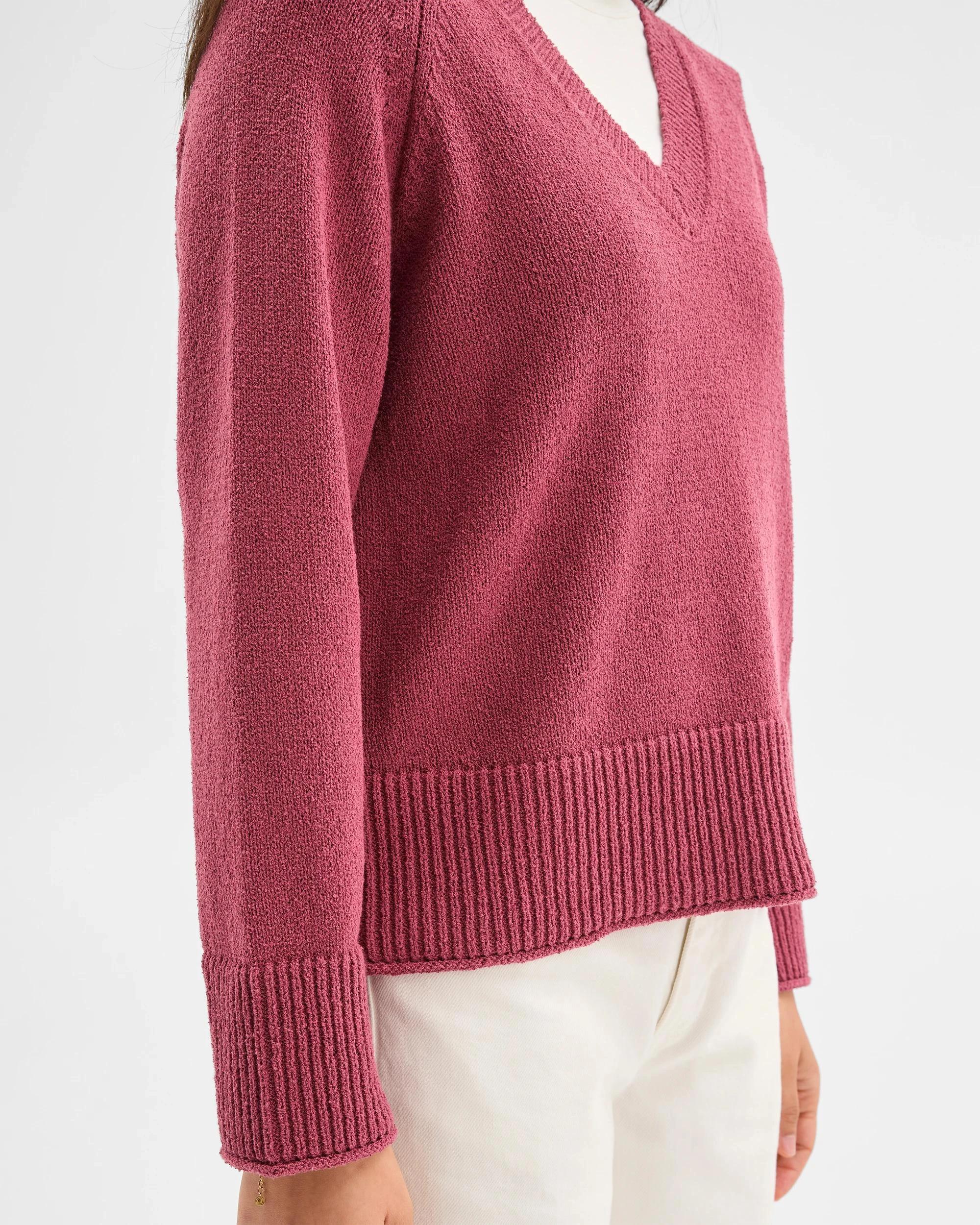 2 Target Woman Australian Cotton Blend Boucle V-Neck Sweater MULBERRY, 2 of 5