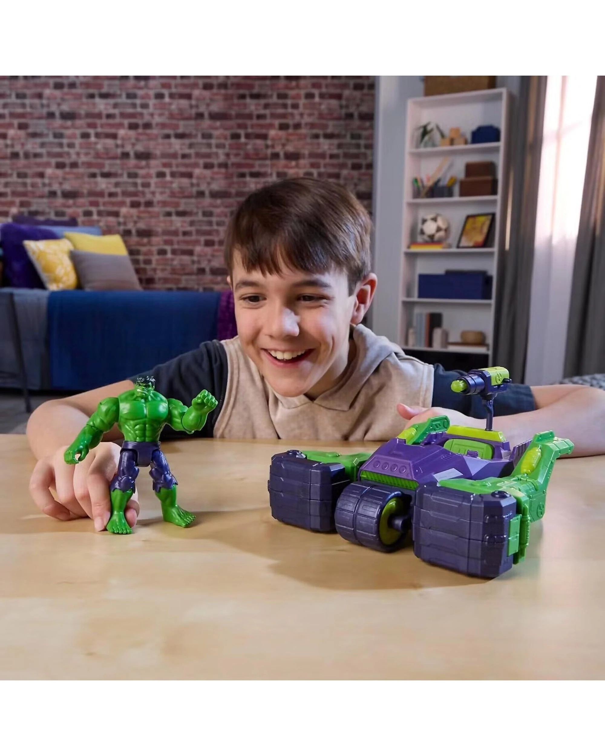 4 Marvel Avengers VenomVersus Epic World of Action Hulk Blast and Smash Truck, 4 of 5