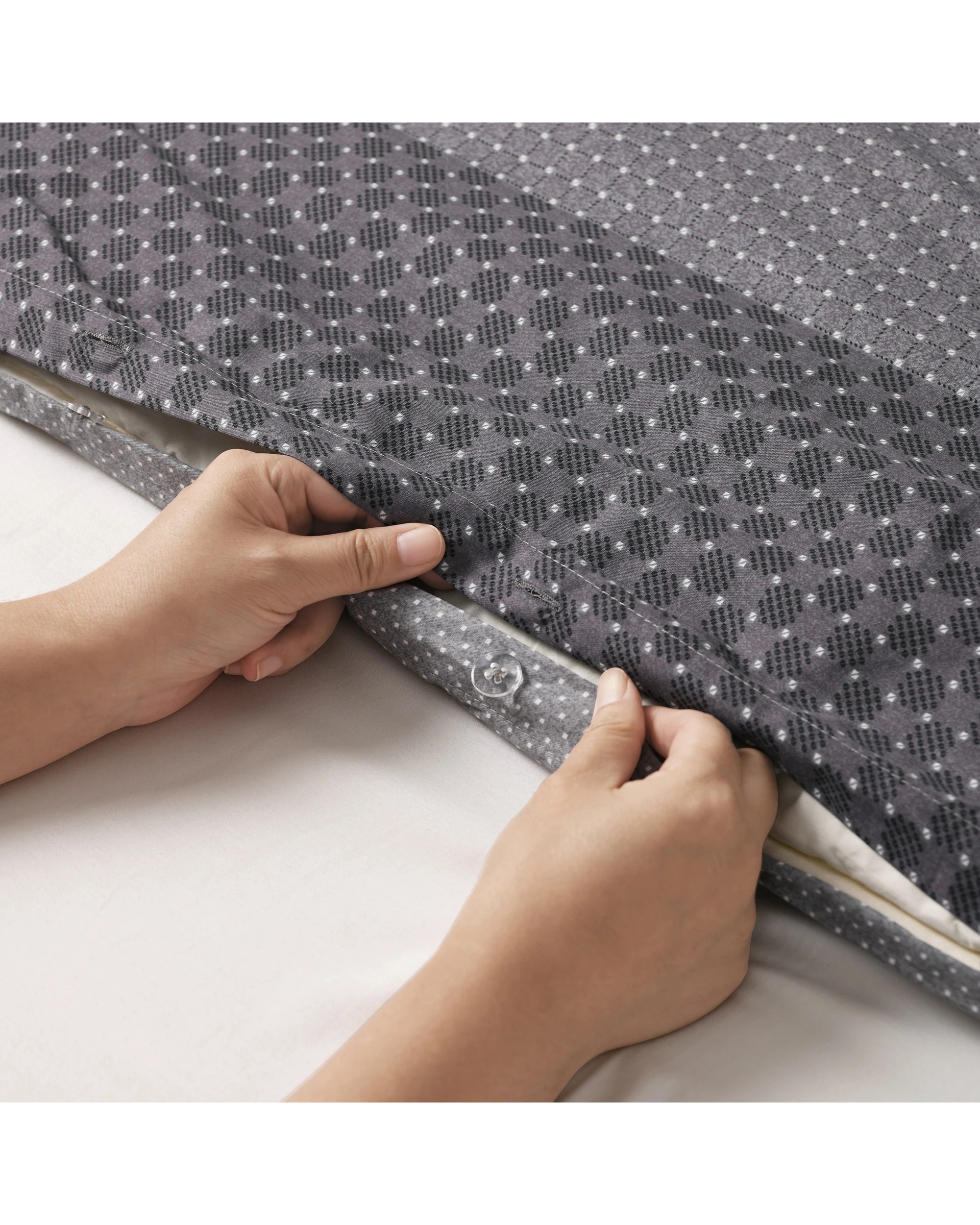 7 Dreamaker Aster 100% Cotton Reversible Quilt Cover Set - King Single Bed - Grey, 7 of 8