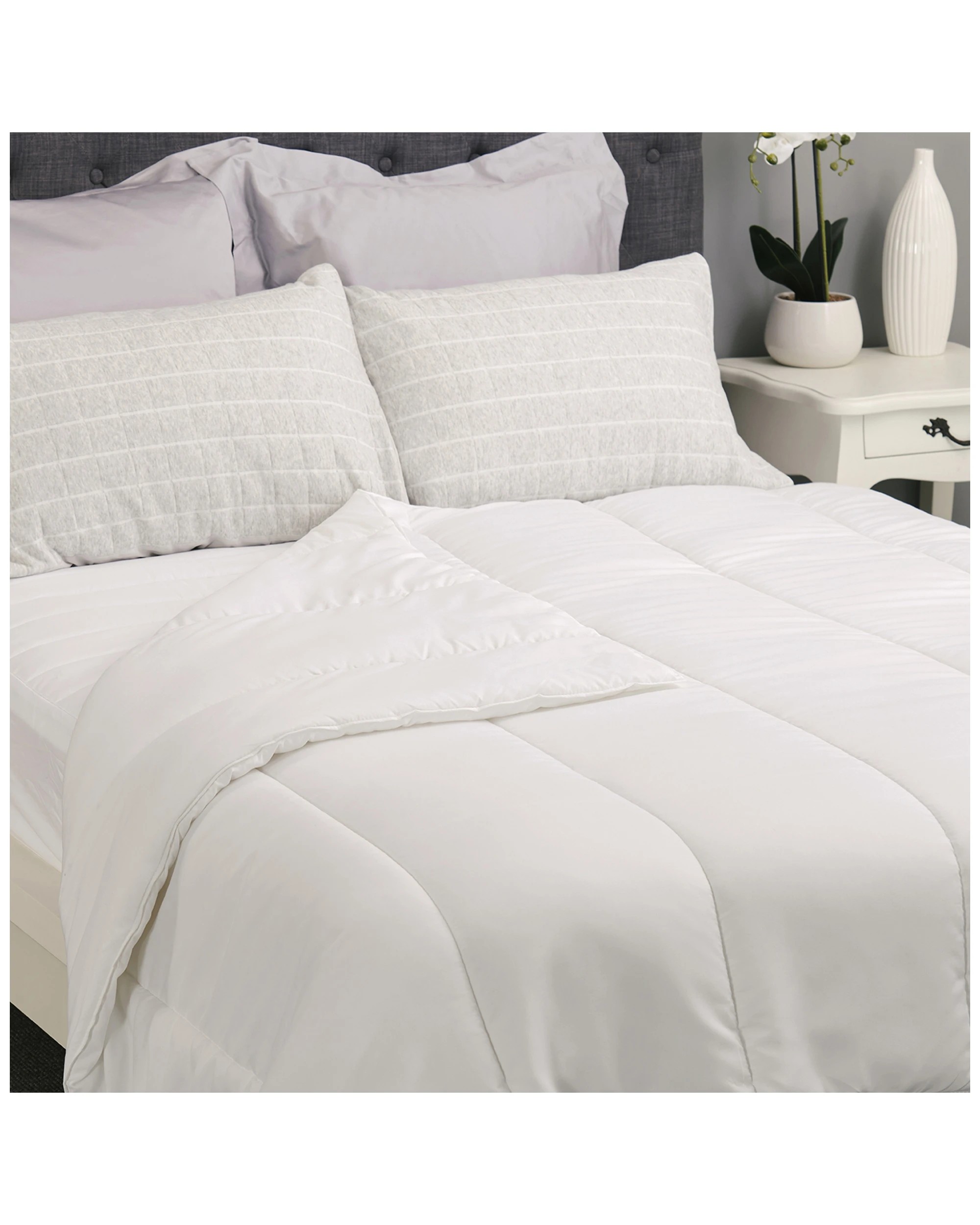 1 Tontine Good Night Soft Snuggly Quilt All Seasons King Bed Microfibre Machine Washable - King Bed - White, 1 of 5