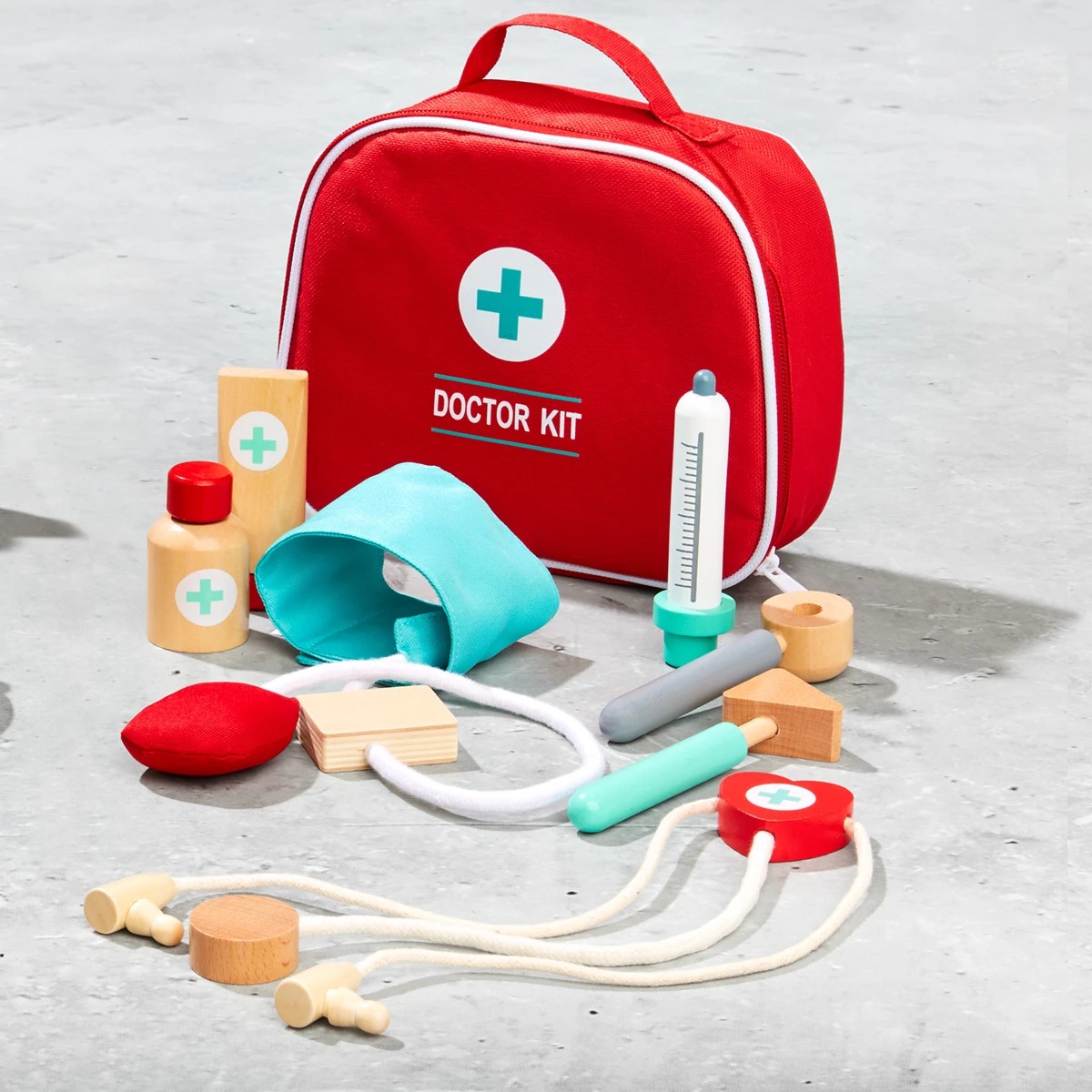 4 Wooden Doctor Kit, 4 of 4
