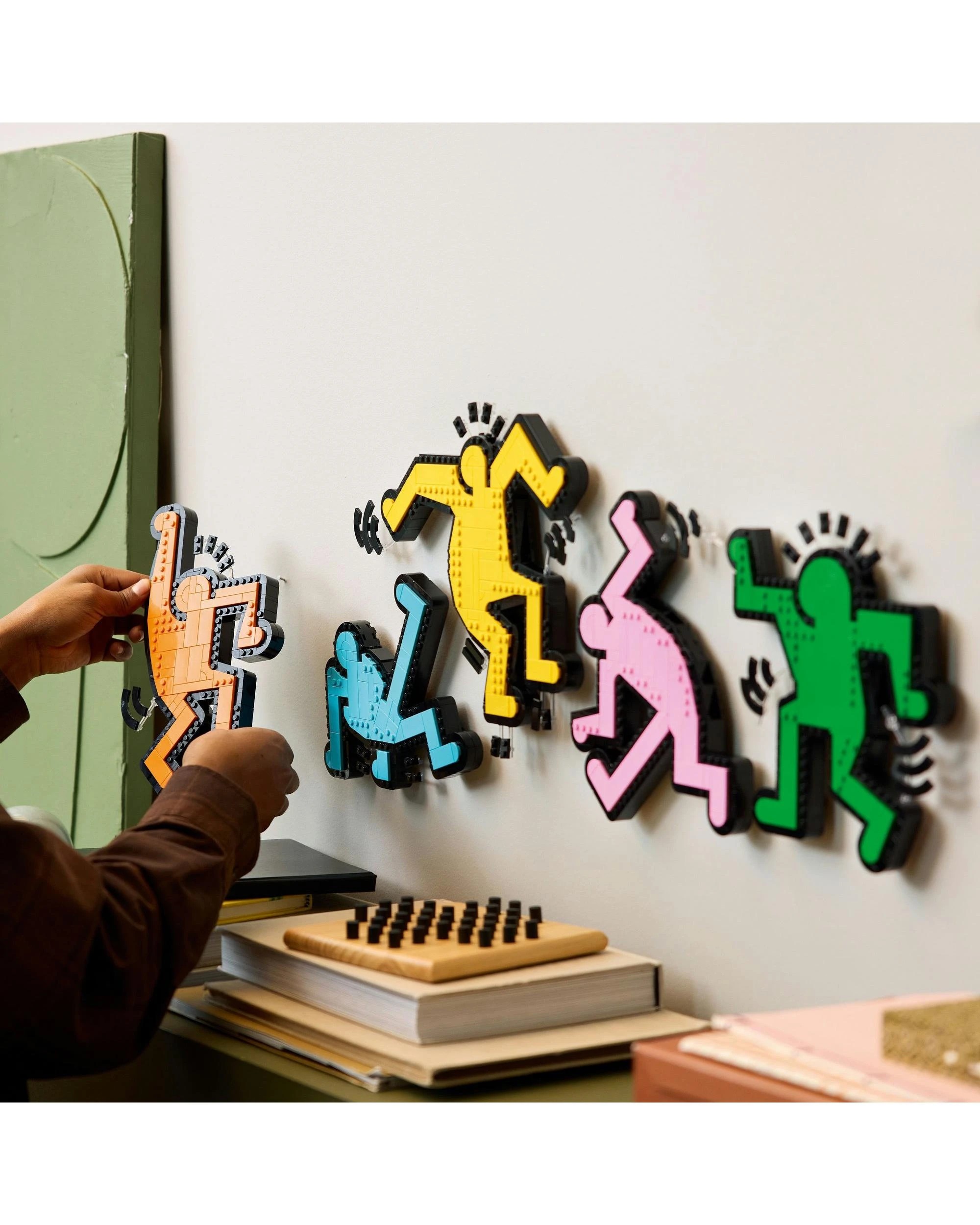 7 The LEGO Group LEGO Art: Keith Haring Dancing Figures - 31216, 7 of 10