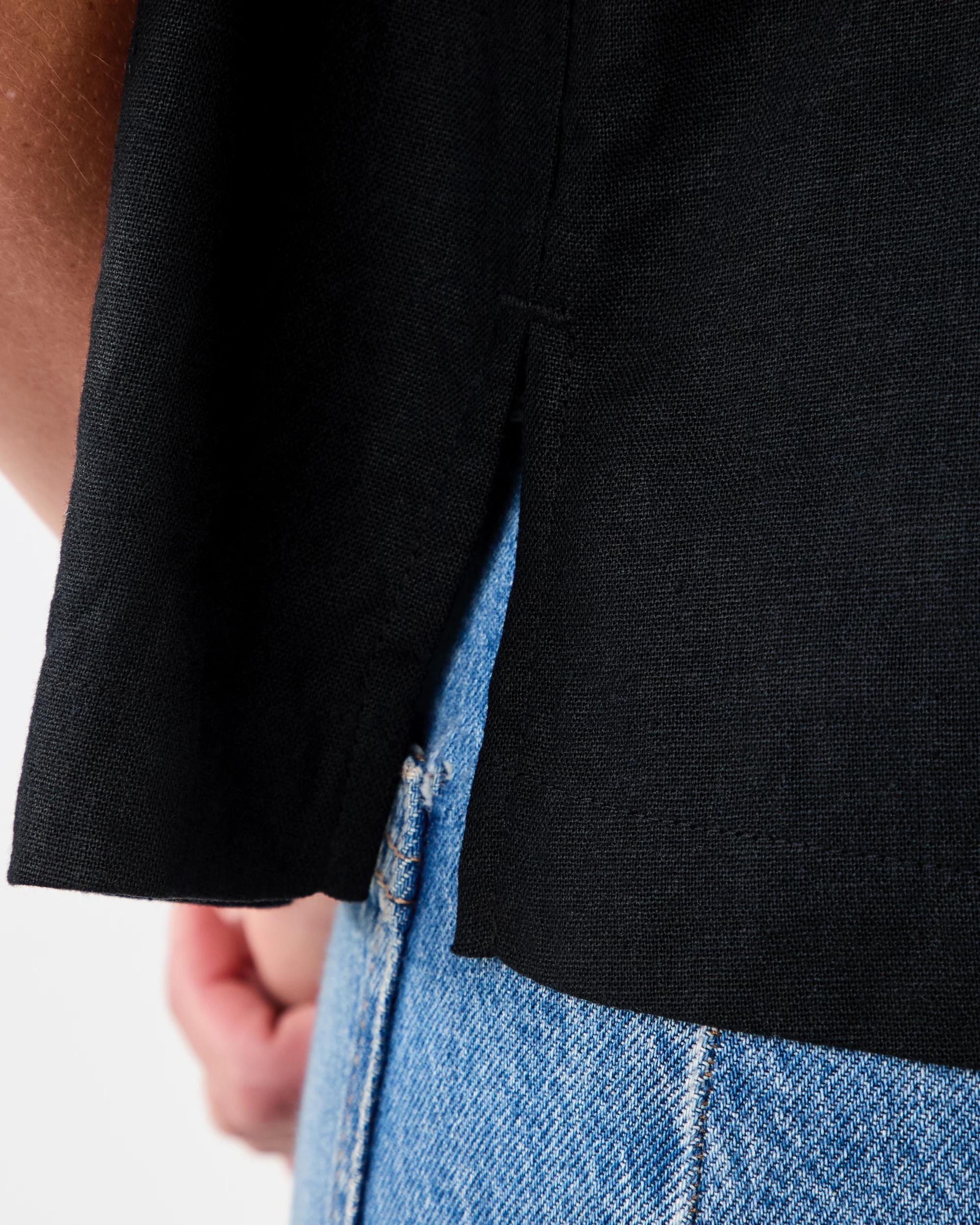 6 Short Sleeve Linen Blend Boxy Top Black, 6 of 7