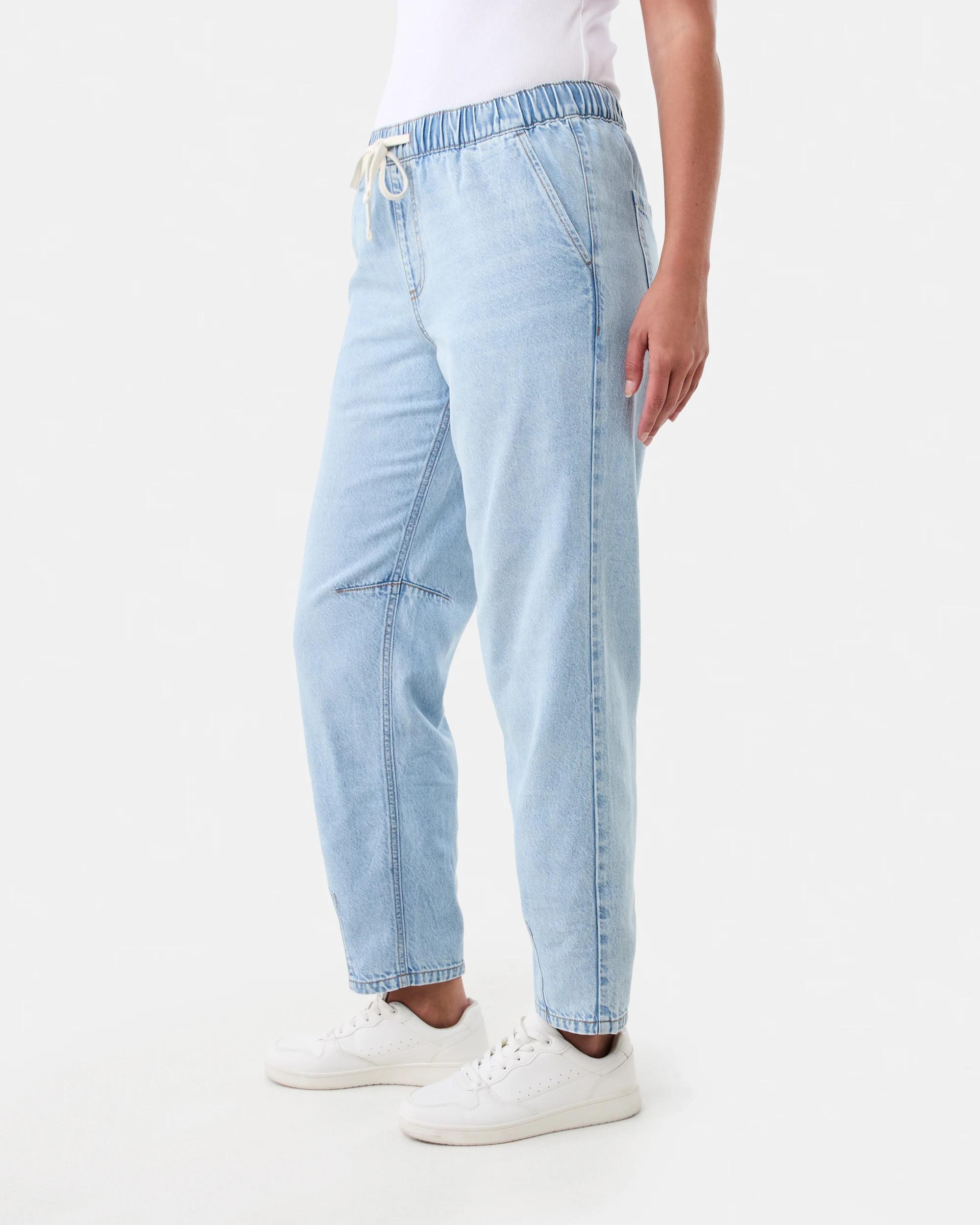 2 Relaxed Barrel Jeans Light Wash, 2 of 6