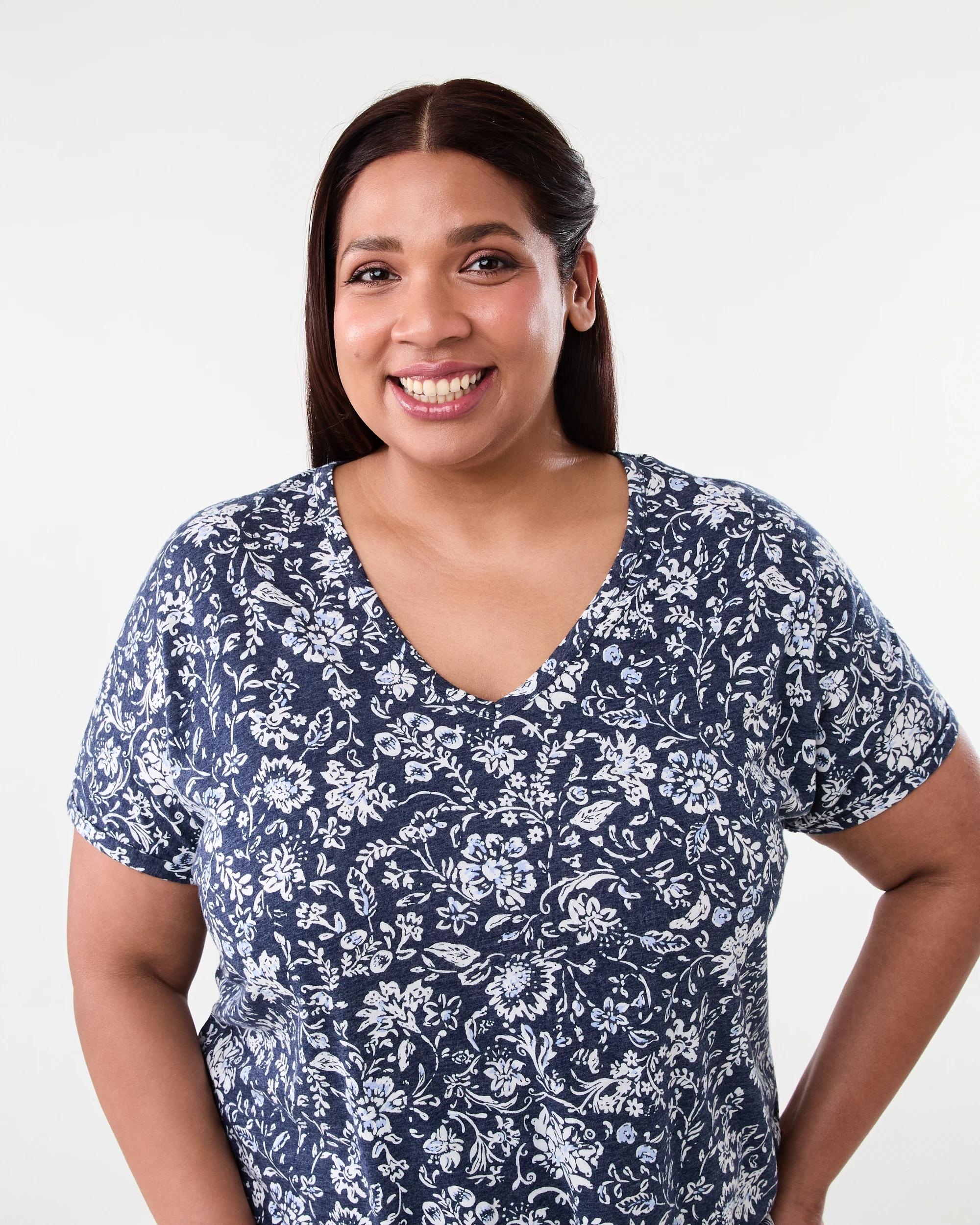 4 Curve Short Sleeve Print V-neck T-shirt Nav Chintz, 4 of 6