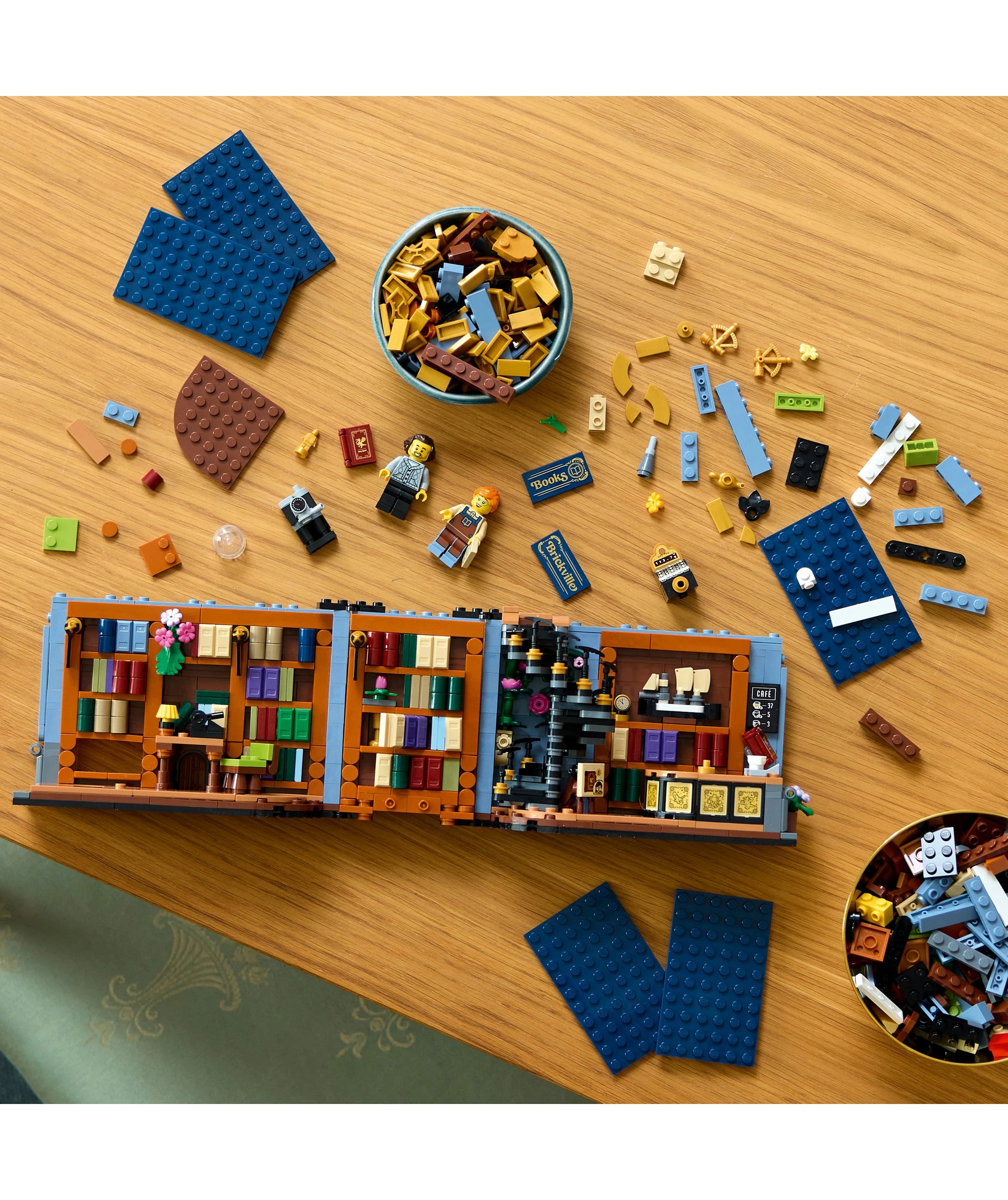 9 LEGO Icons Bookshop: Book Nook 11379, 9 of 11