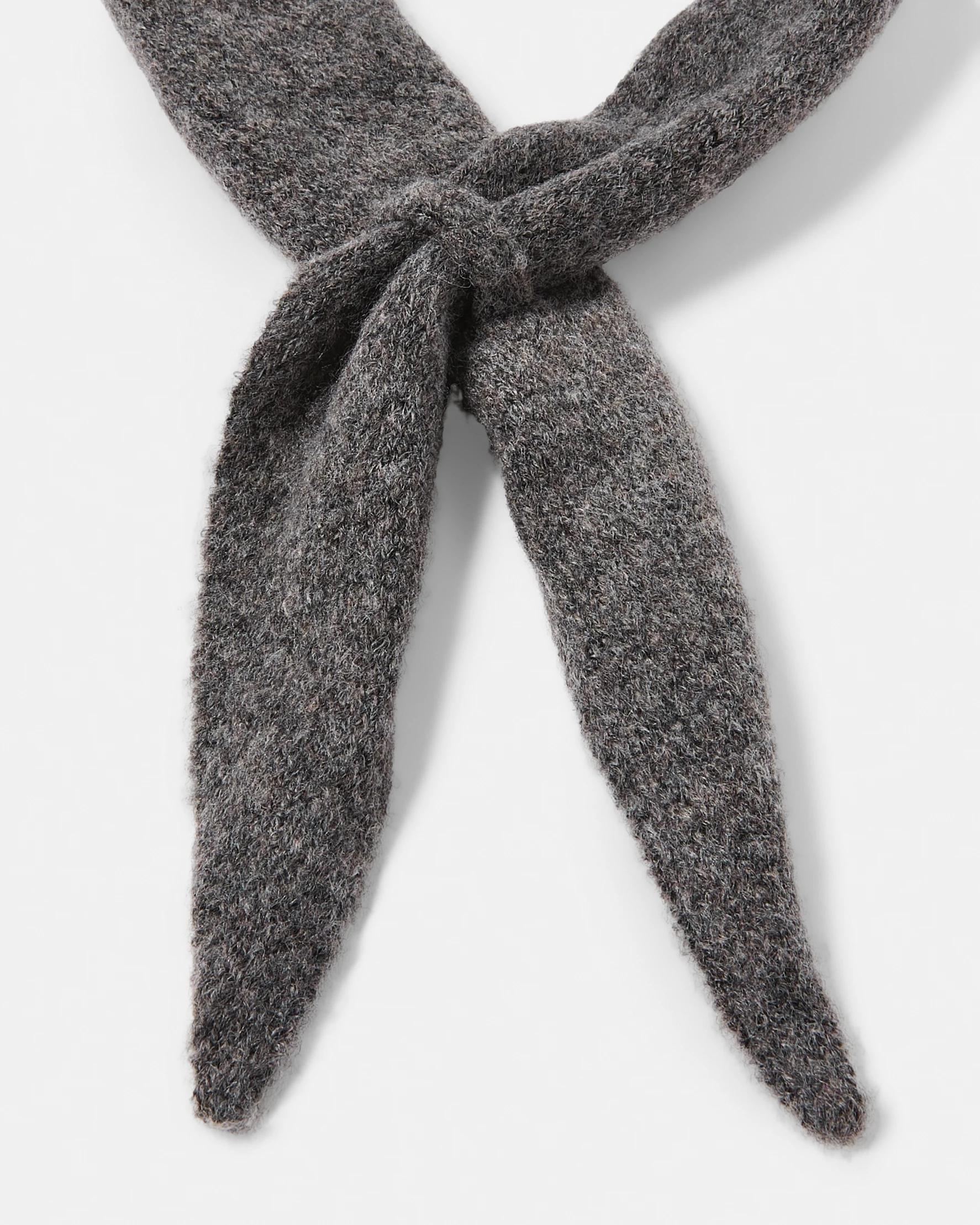 3 Triangle Scarf Gry Chmrle, 3 of 4