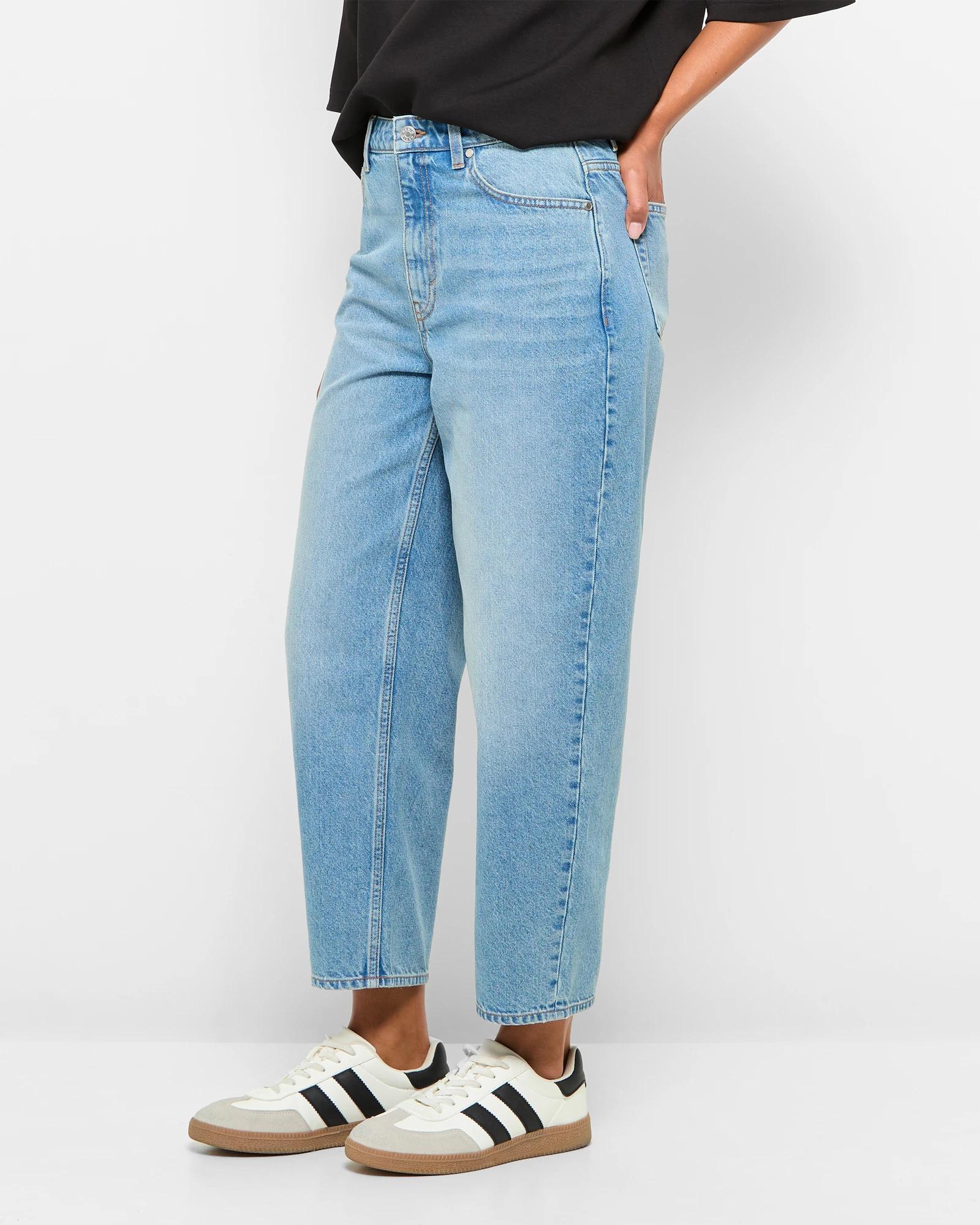 3 Target Relaxed High Rise Crop Length Barrel Leg Denim Jeans VINTAGE FADE, 3 of 5