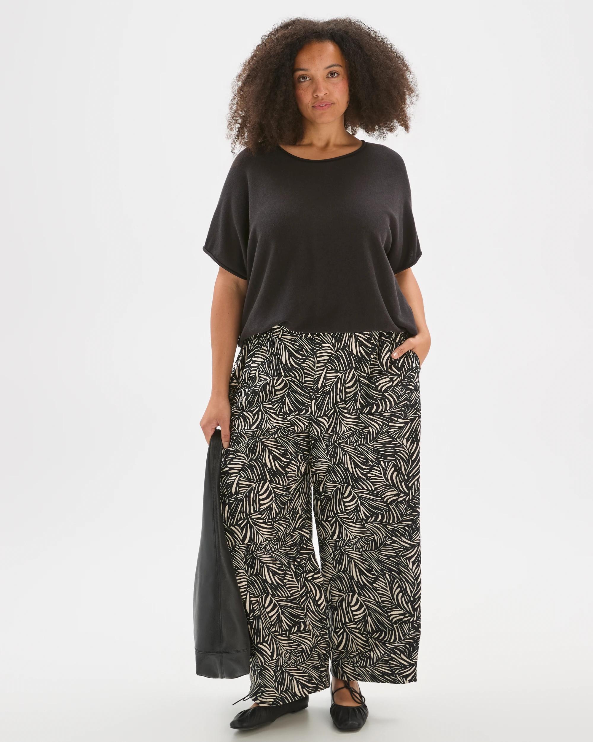 1 Target Curve Plus Size Tie Front Pants BLACK AND WHITE GEO PRINT, 1 of 6