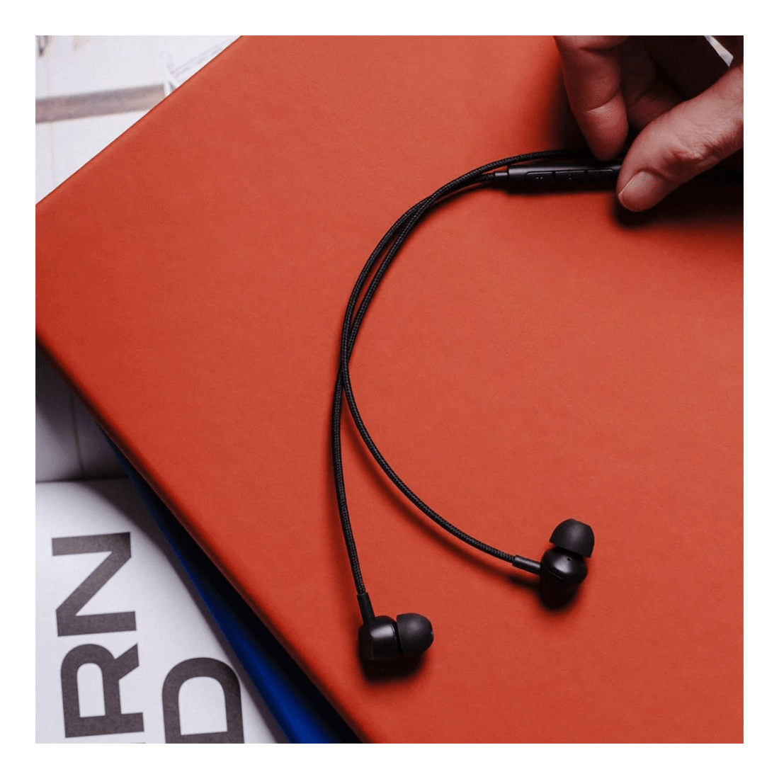 3 Sudio V3 USB-C Earbuds Black, 3 of 4