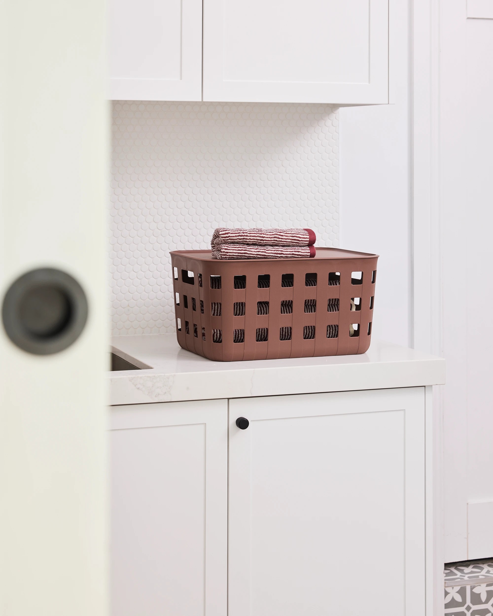 1 28L Rectangle Trellis Basket with Lid - Chocolate, 1 of 8