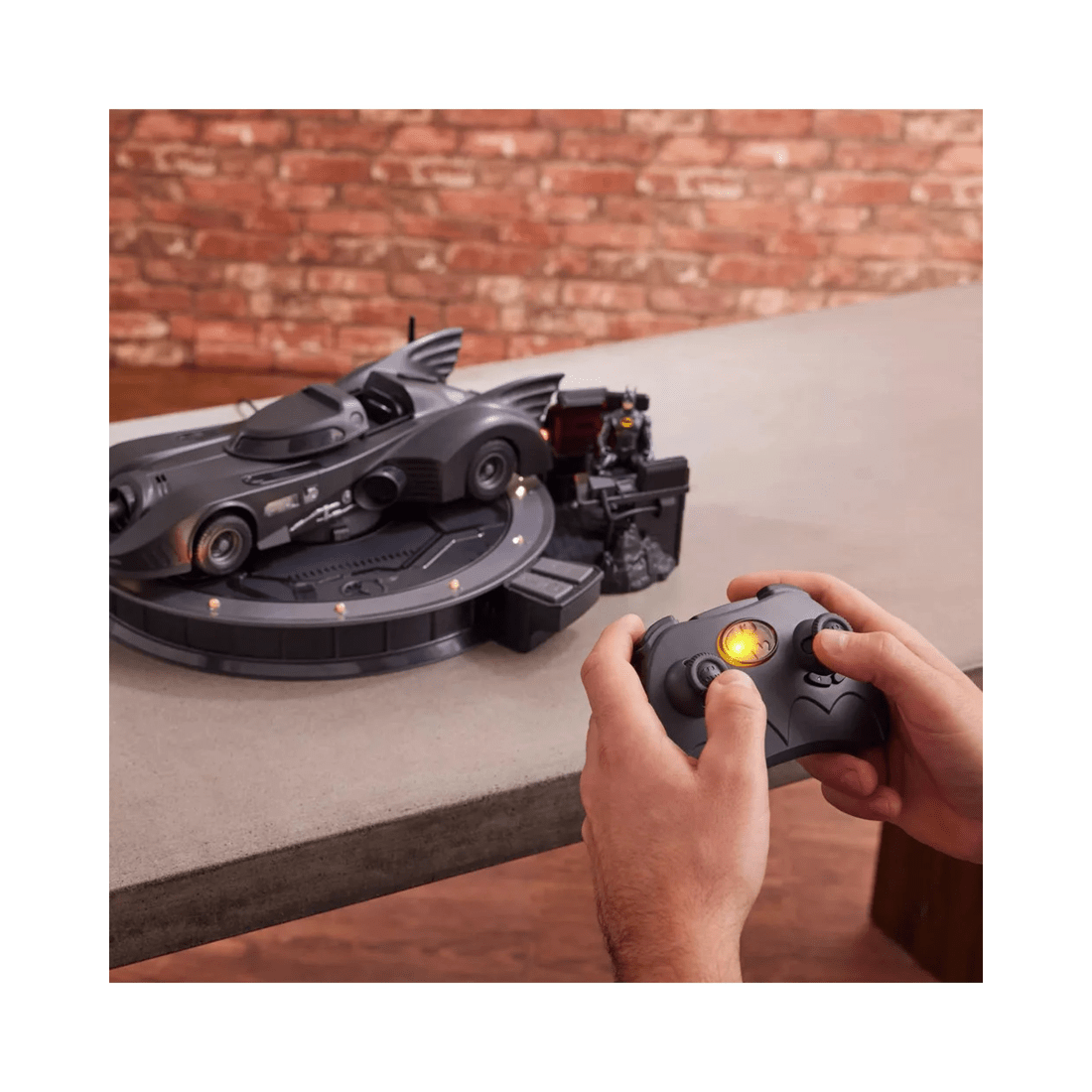 10 Spin Master The Flash Movie Limited Edition 1989 Batmobile RC Car With Batman Action Figure, 10 of 10