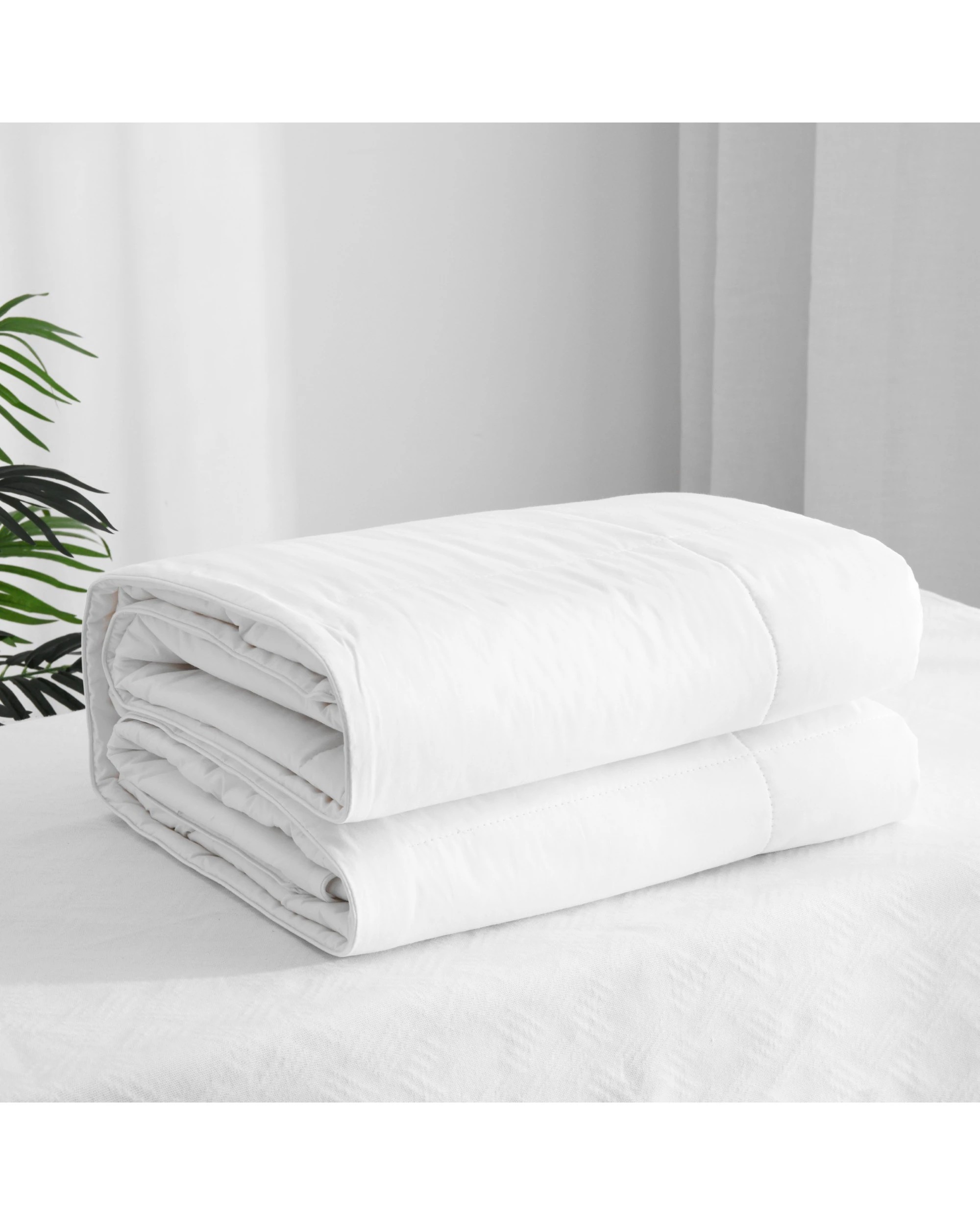 3 Dreamaker 250GSM Lightweight Australian Washable Wool Quilt - King Single Bed - White, 3 of 4