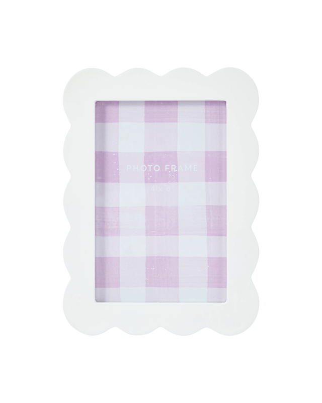 Scallop Photo Frame 4in. x 6in. - W