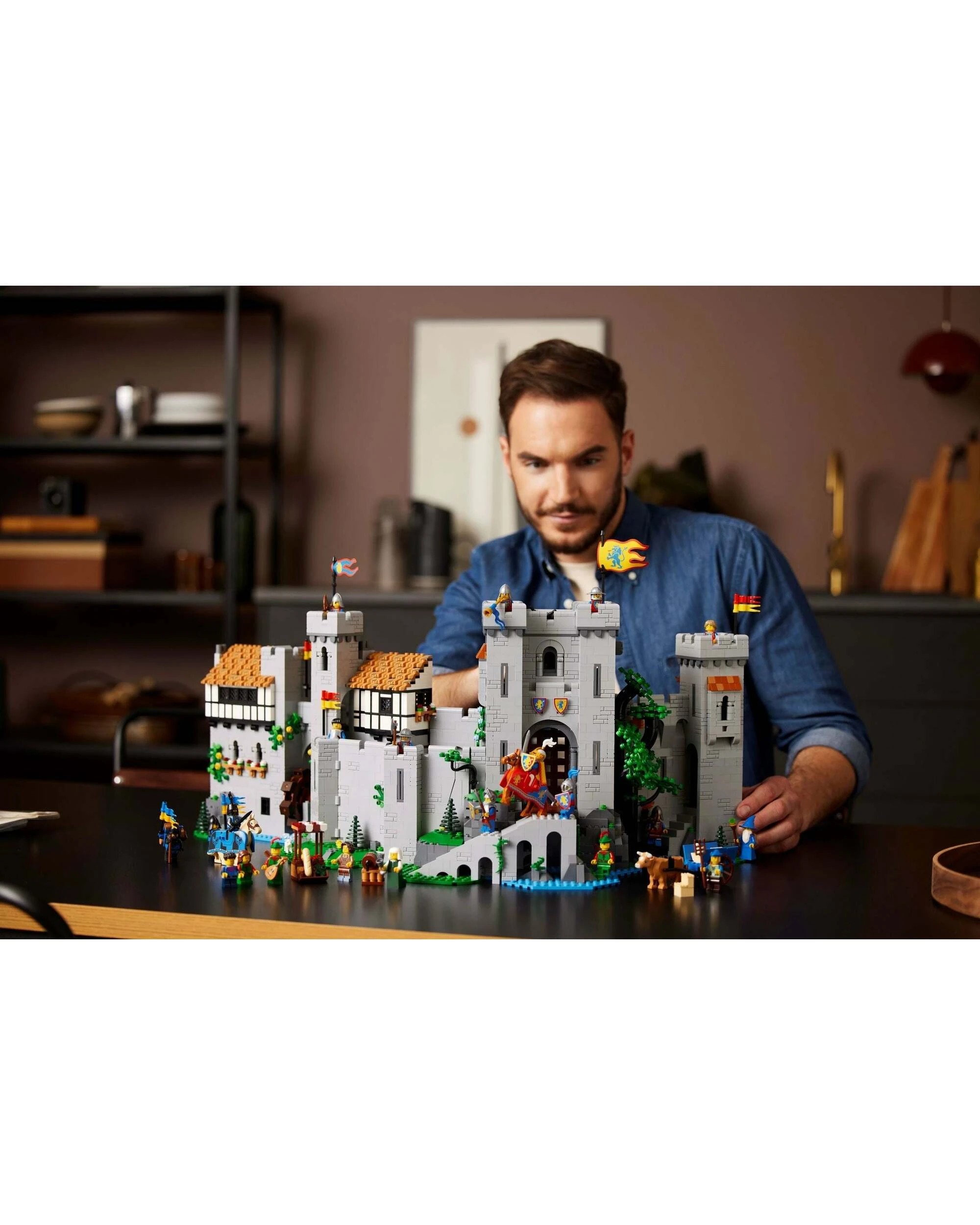 5 LEGO 10305 Lion Knights' Castle - Epic Medieval Build, 5 of 5