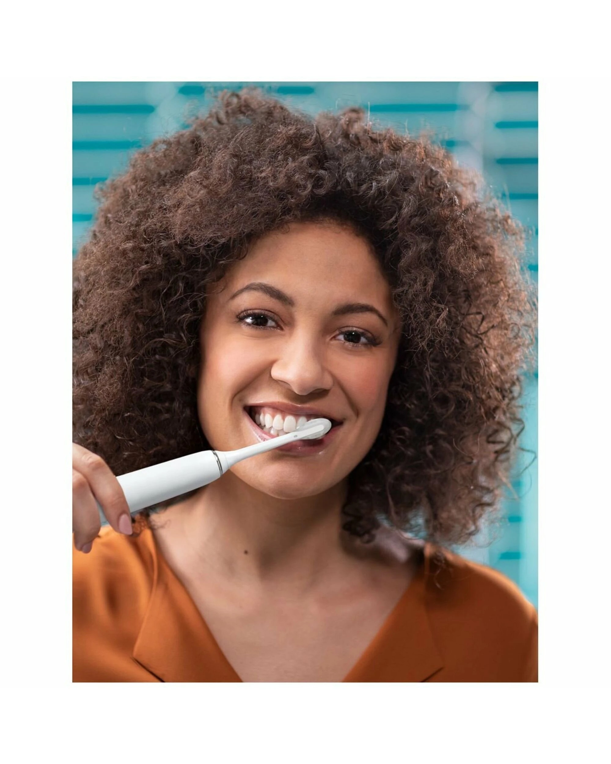 4 Philips Sonicare DiamondClean 9000 Electric Toothbrush White, 4 of 5