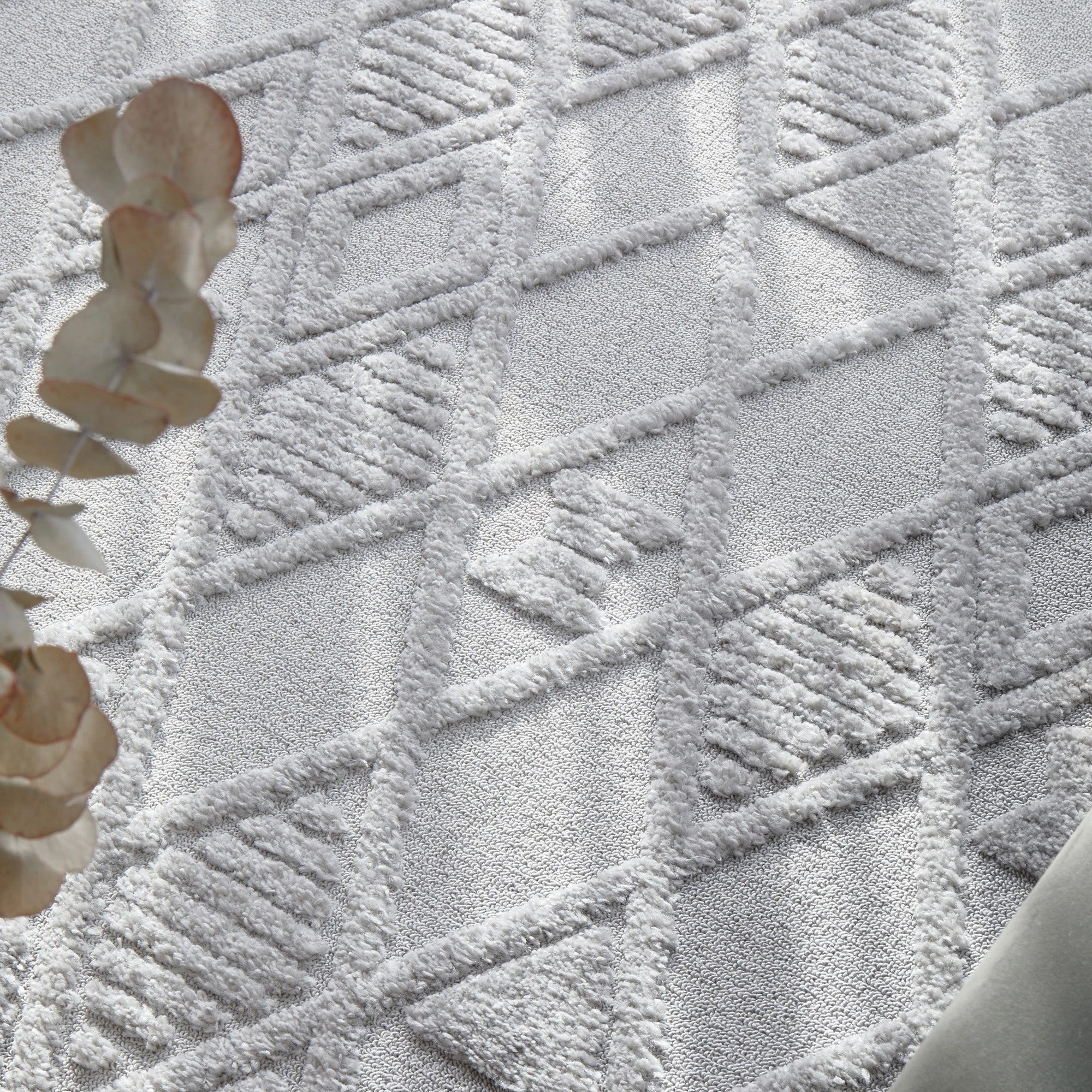 3 Common Ground Rugs Safflower 74 290x200cm - Silver, 3 of 7