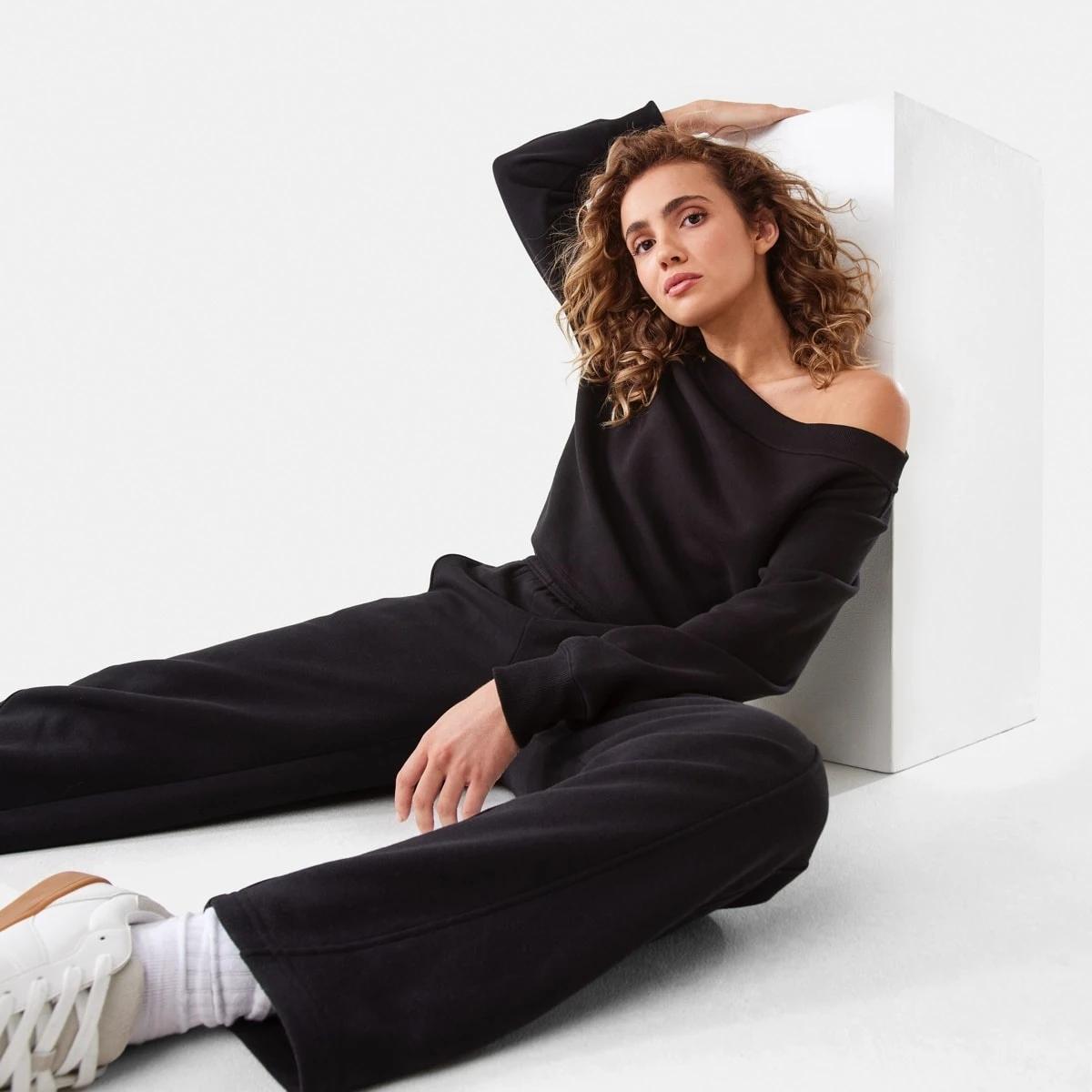 8 Off Shoulder Sweatshirt Black, 8 of 10