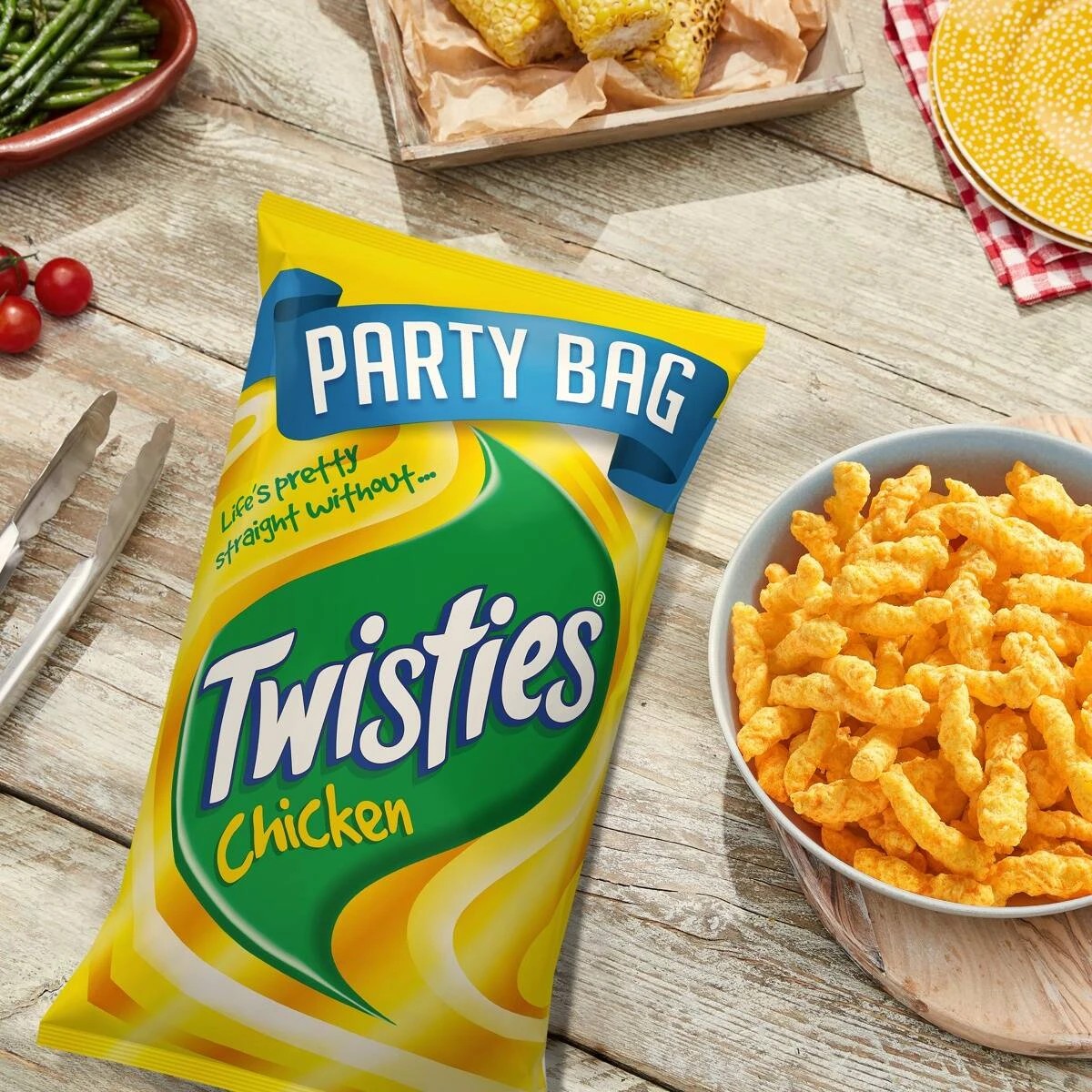 3 Twisties Chicken Flavoured Snacks Party Bag 270g, 3 of 6