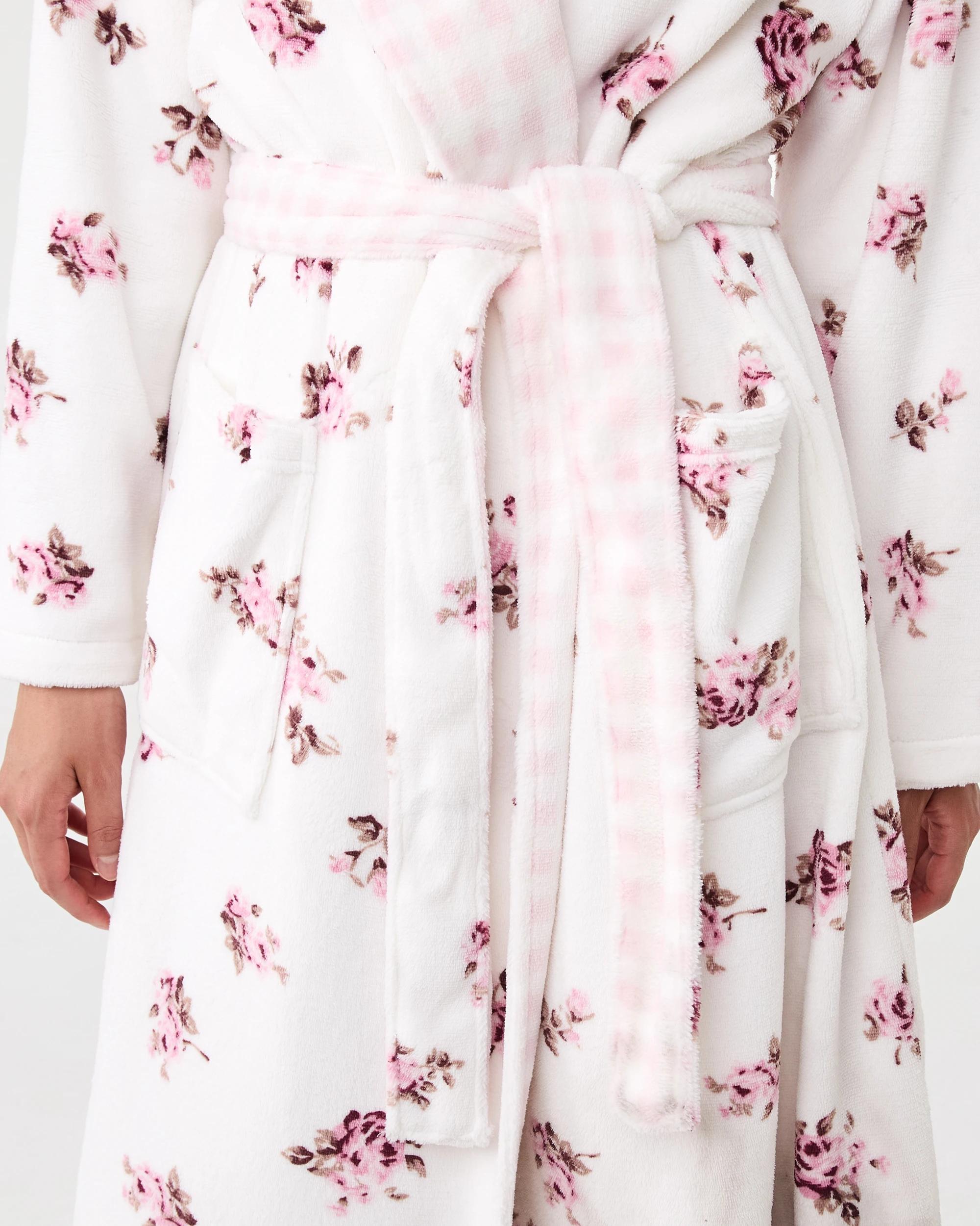 8 Reversible Printed Gown Rose Check, 8 of 9